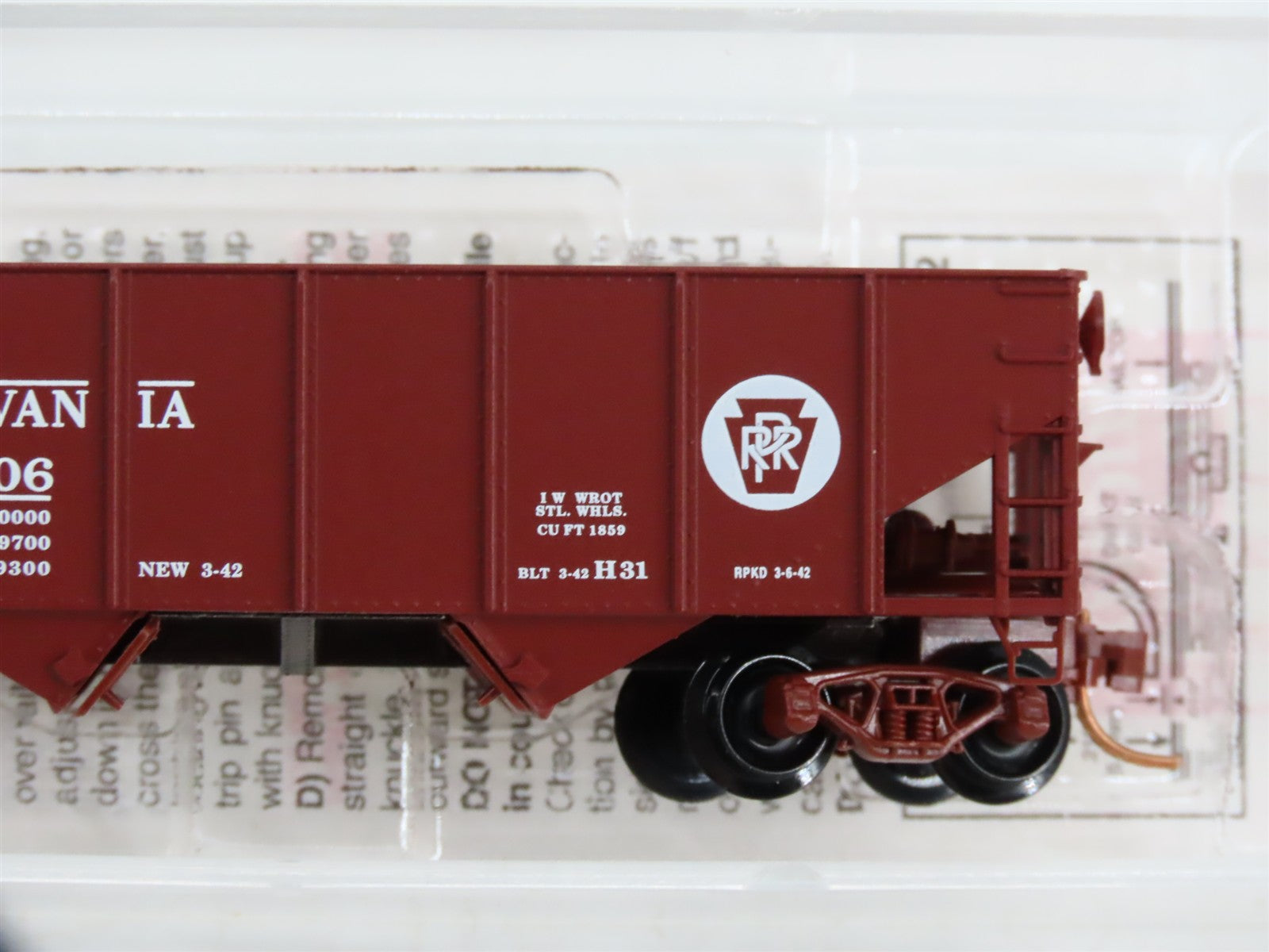N Scale Micro-Trains MTL 56060 PRR Pennsylvania 33' 2-Bay Hopper 220306 RTR