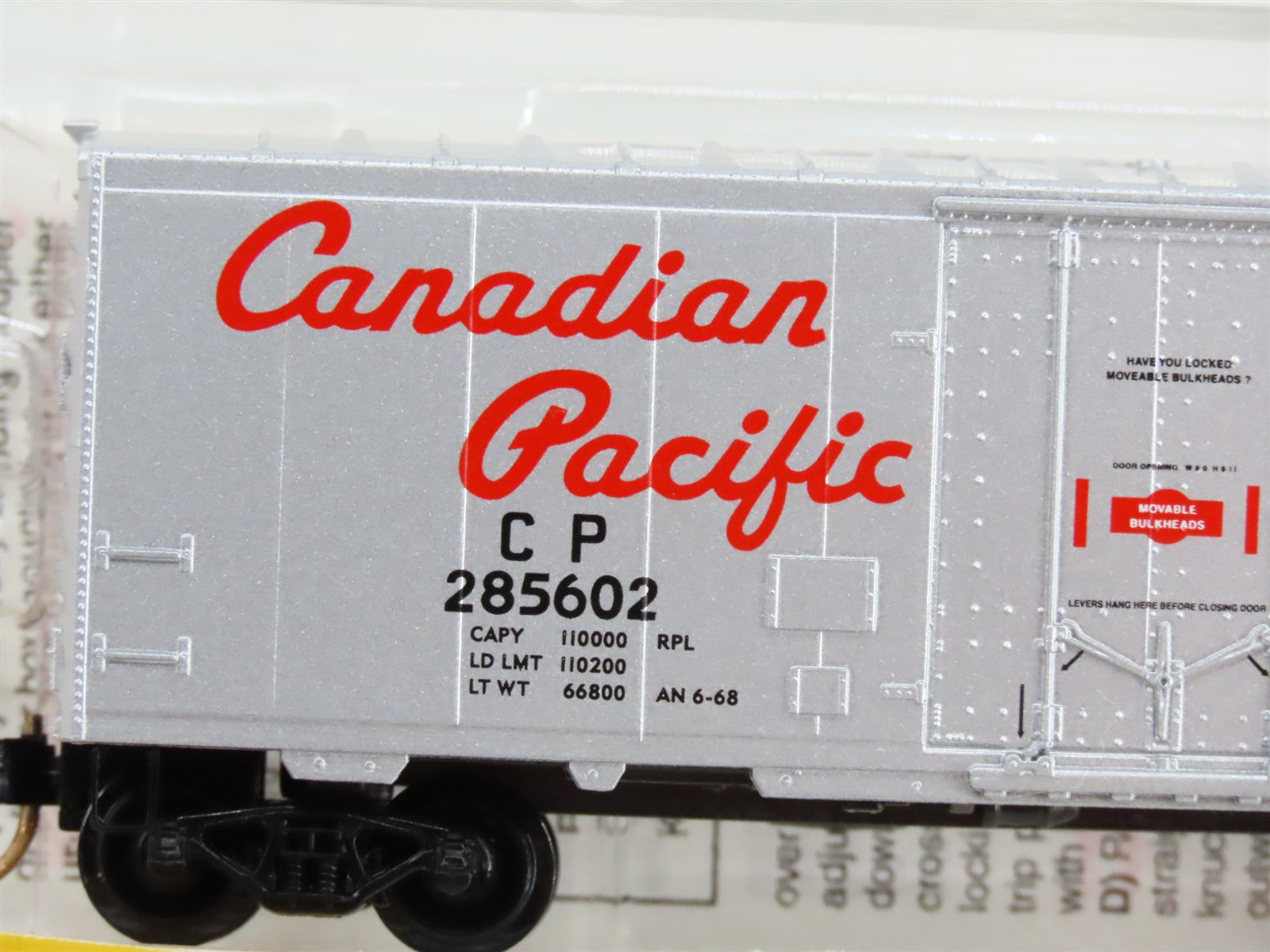 N Scale Micro-Trains MTL 74040/2 CP Canadian Pacific 40' Plug Door Box Car RTR