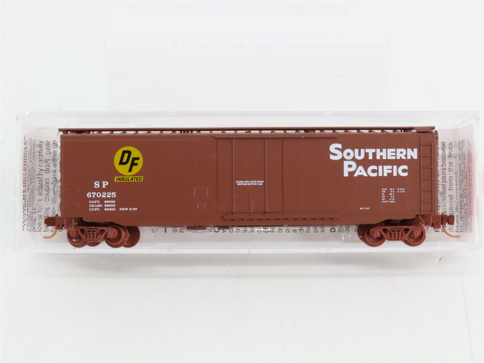 N Scale Micro-Trains MTL 32380 SP Southern Pacific 50' Plug Door Box Car RTR