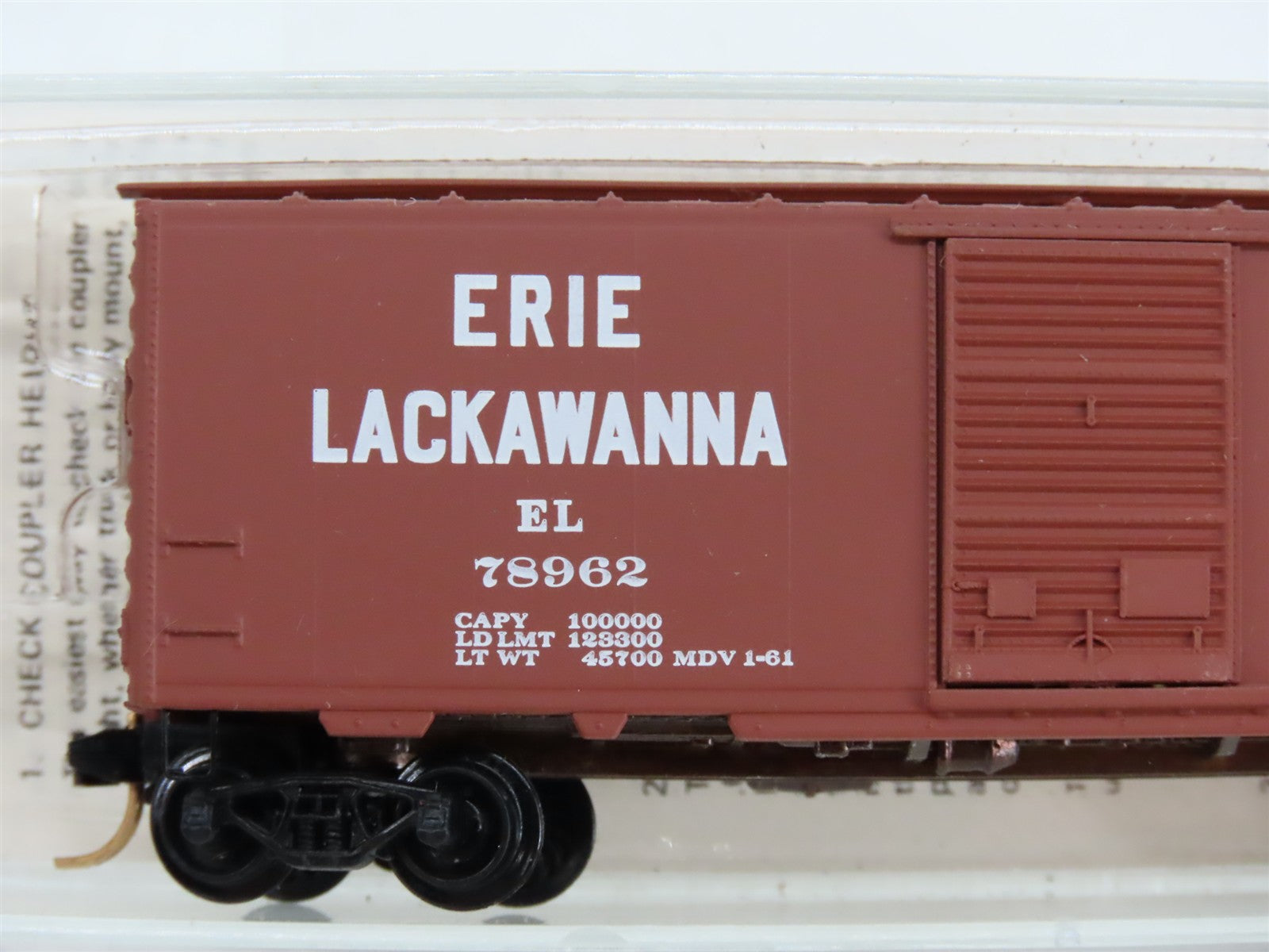 N Scale Micro-Trains MTL EL Erie Lackawanna 40' Box Car 78962 RTR