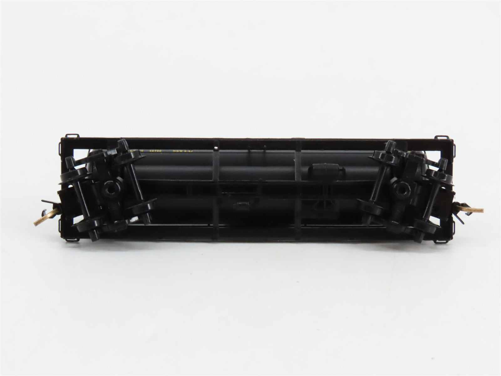 N Scale Micro-Trains MTL 65060 UTLX Union Tank Car Co. 39' Tank Car 8530 RTR
