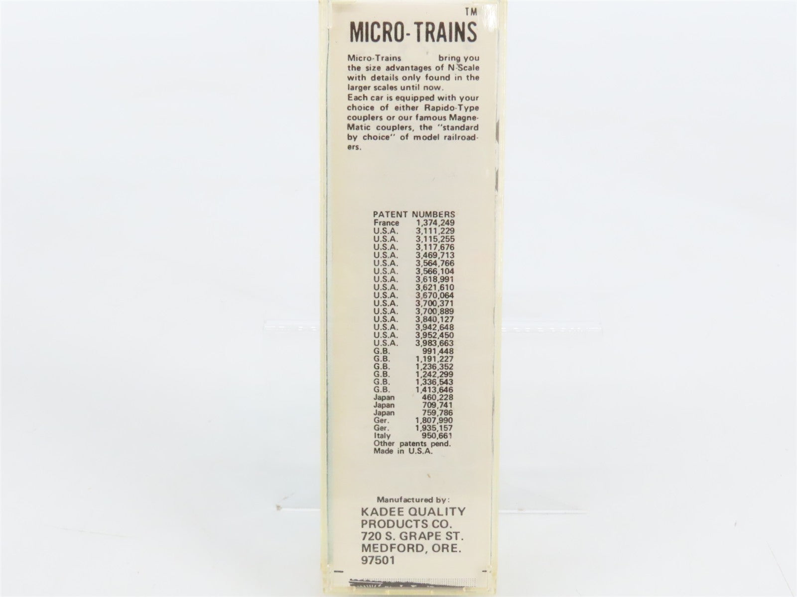 N Scale Micro-Trains MTL 42040 Menasha Wooden Ware Co. 40' Box Car 242 RTR