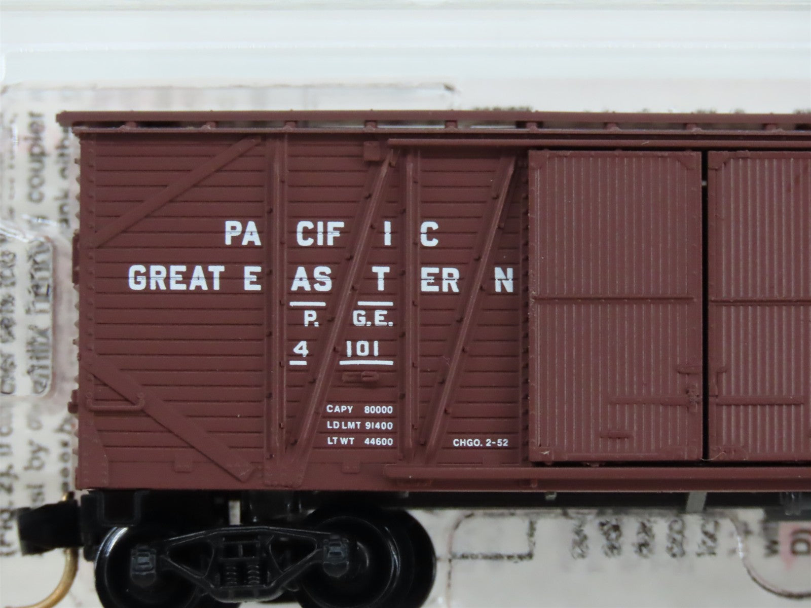 N Scale Micro-Trains MTL 29080 PGE Pacific Great Eastern 40' Box Car 4101 RTR