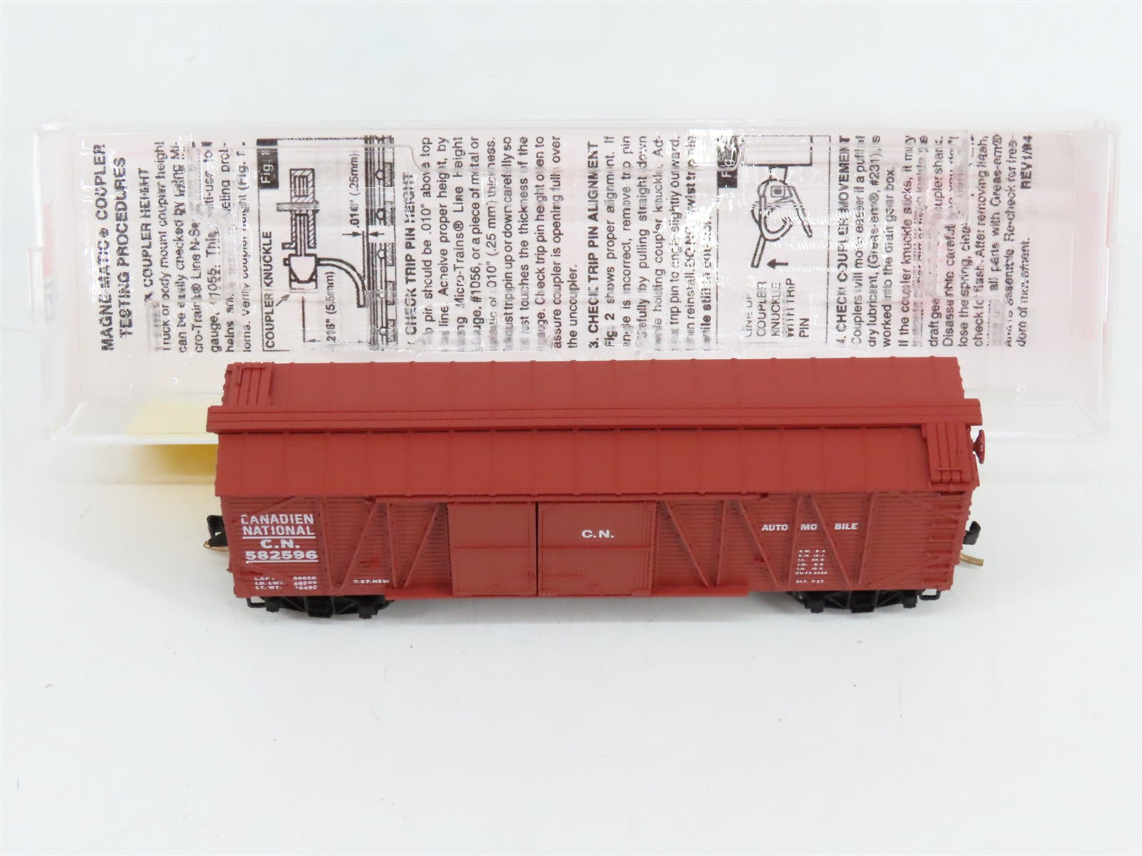 N Scale Micro-Trains MTL 29070 Canadian National 40' Outside Braced Box Car RTR