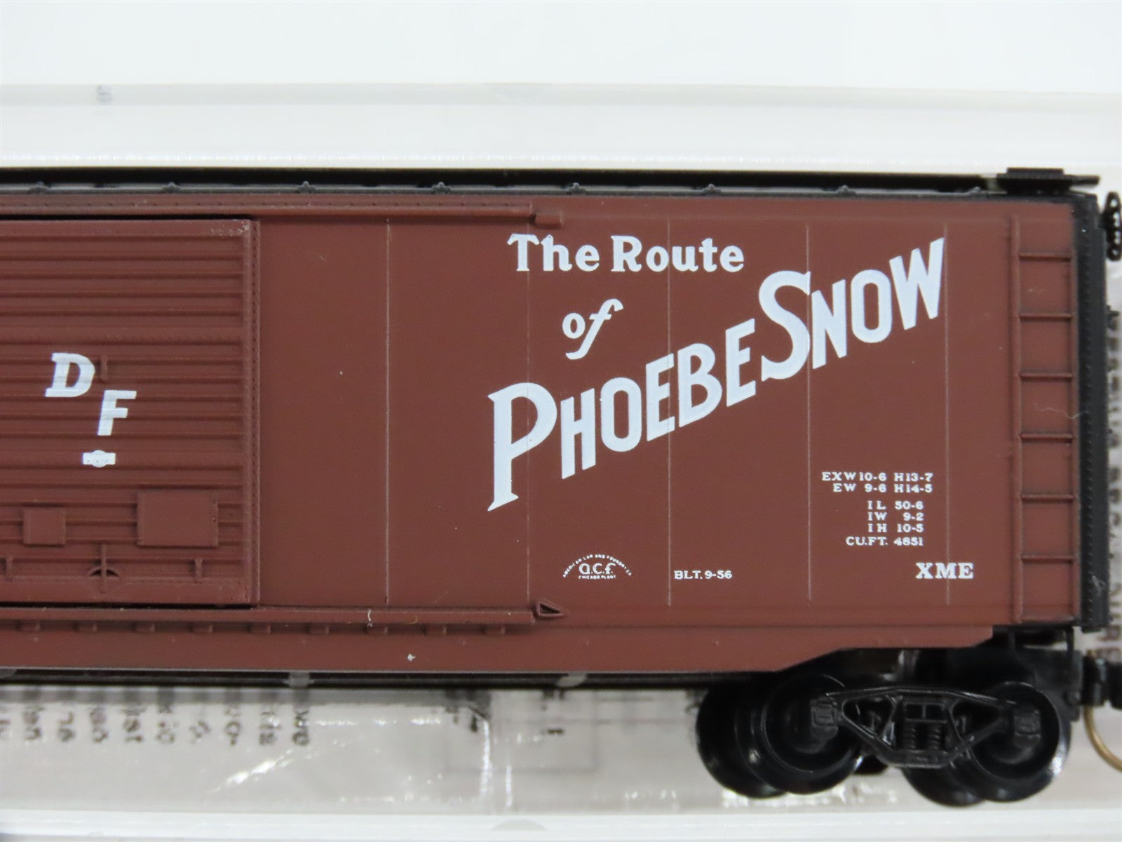N Scale Micro-Trains MTL 31230 Delaware, Lackawanna & Western Box Car RTR
