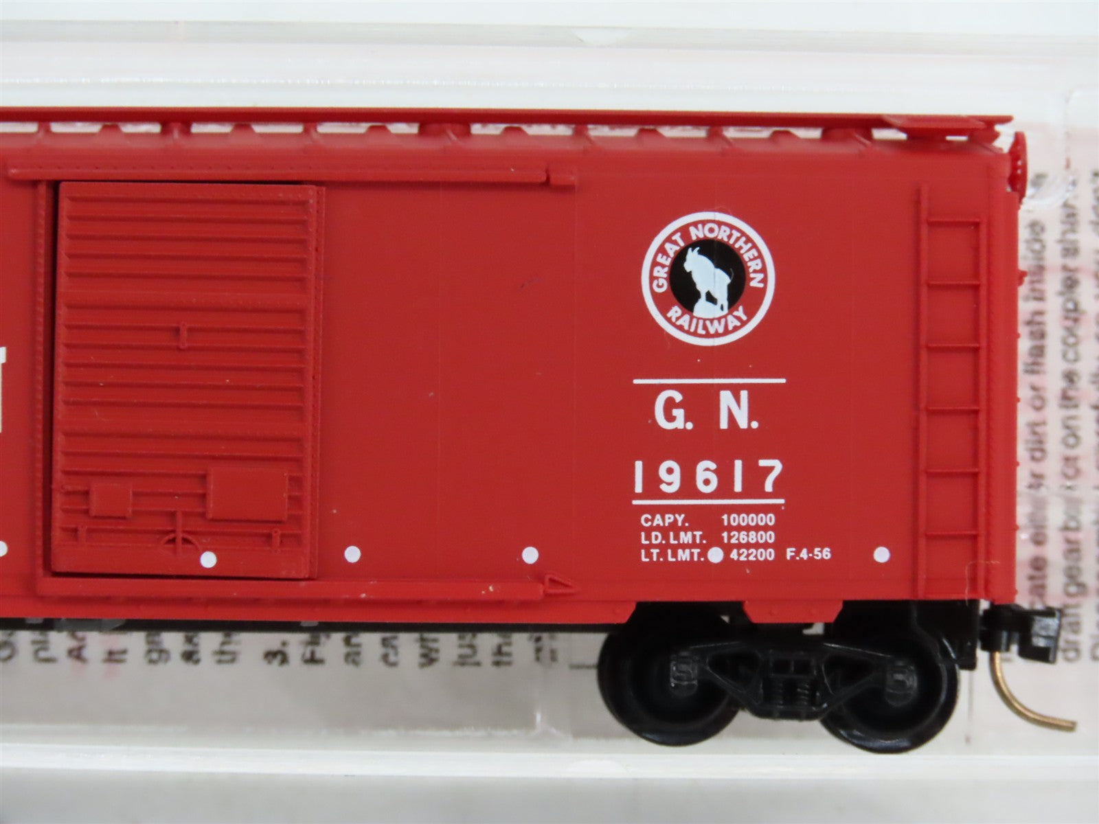 N Scale Micro-Trains MTL 20186 GN Great Northern 40' Box Car 19617 RTR