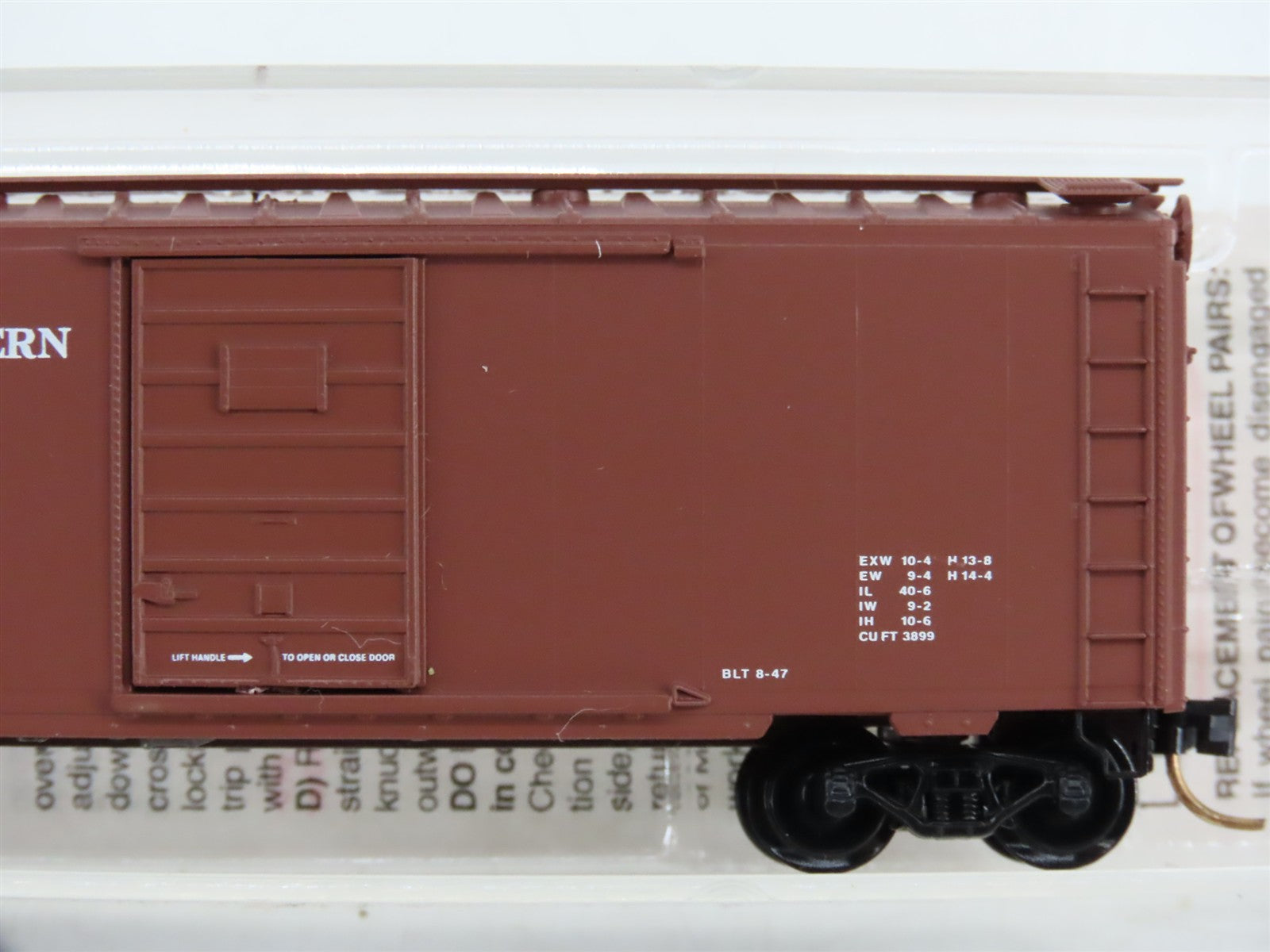 N Scale Micro-Trains MTL 20466 CGW Chicago Great Western 40' Box Car 93365 RTR