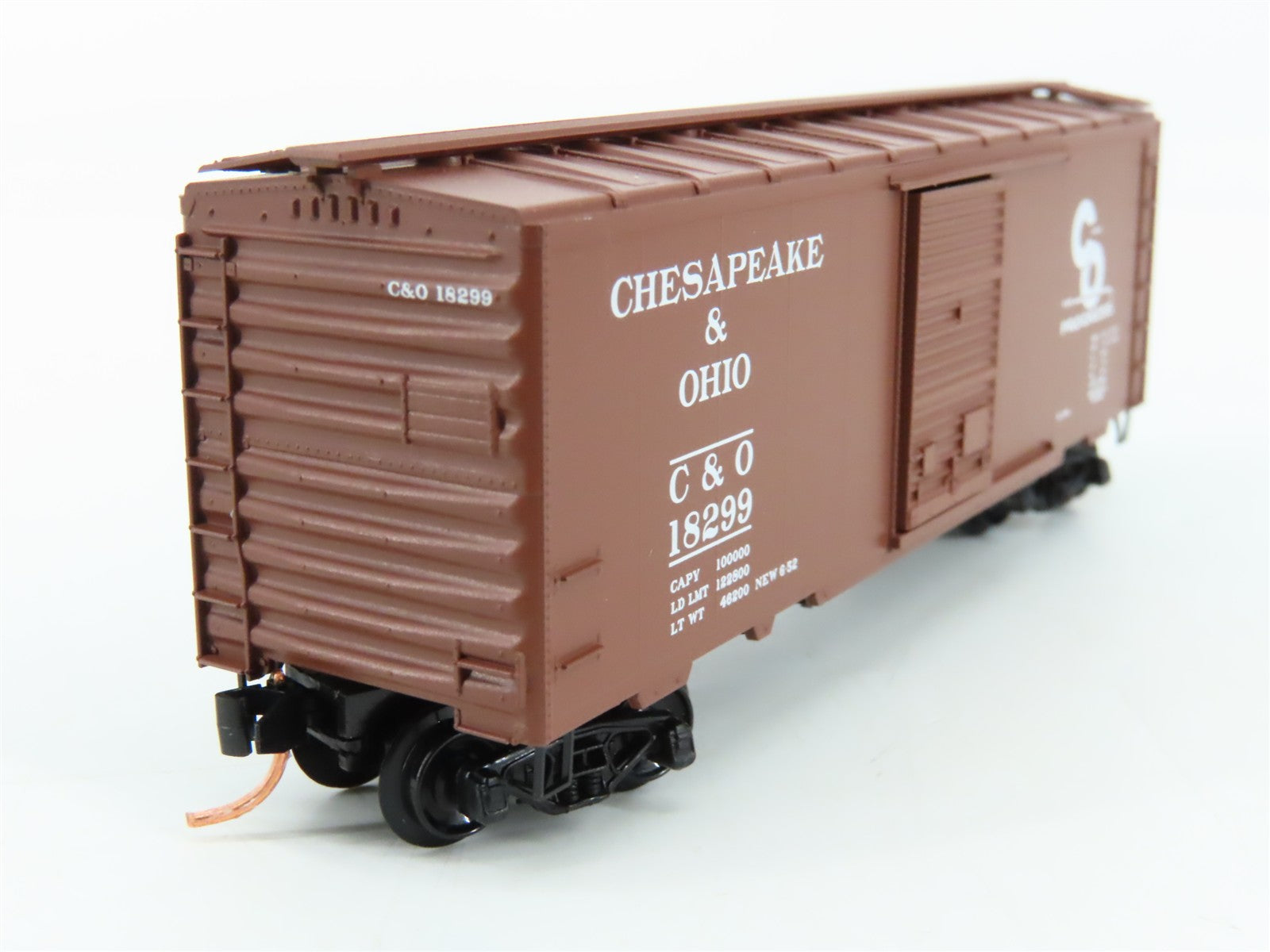 N Scale Micro-Trains MTL 20440 C&O Chesapeake & Ohio 40' Box Car 18299 RTR