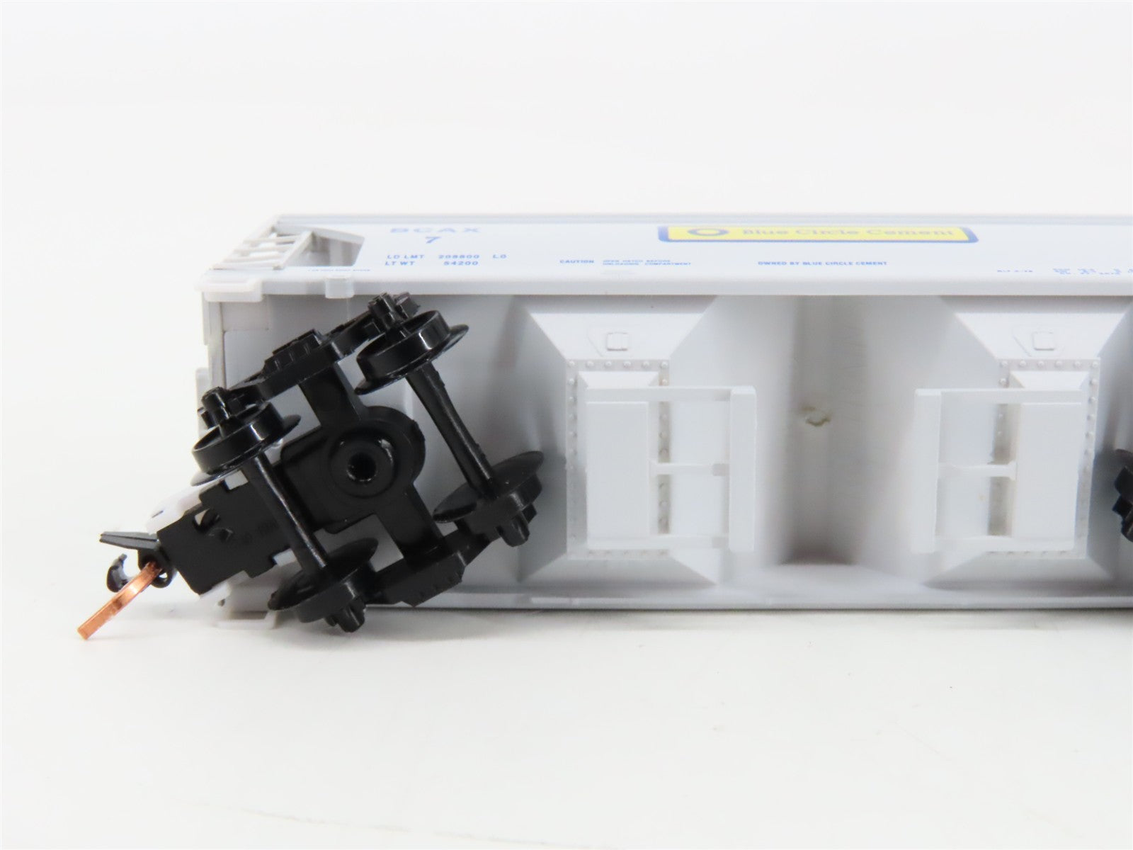 N Scale Micro-Trains MTL 92180 BCAX Blue Circle Cement 2-Bay Covered Hopper #7