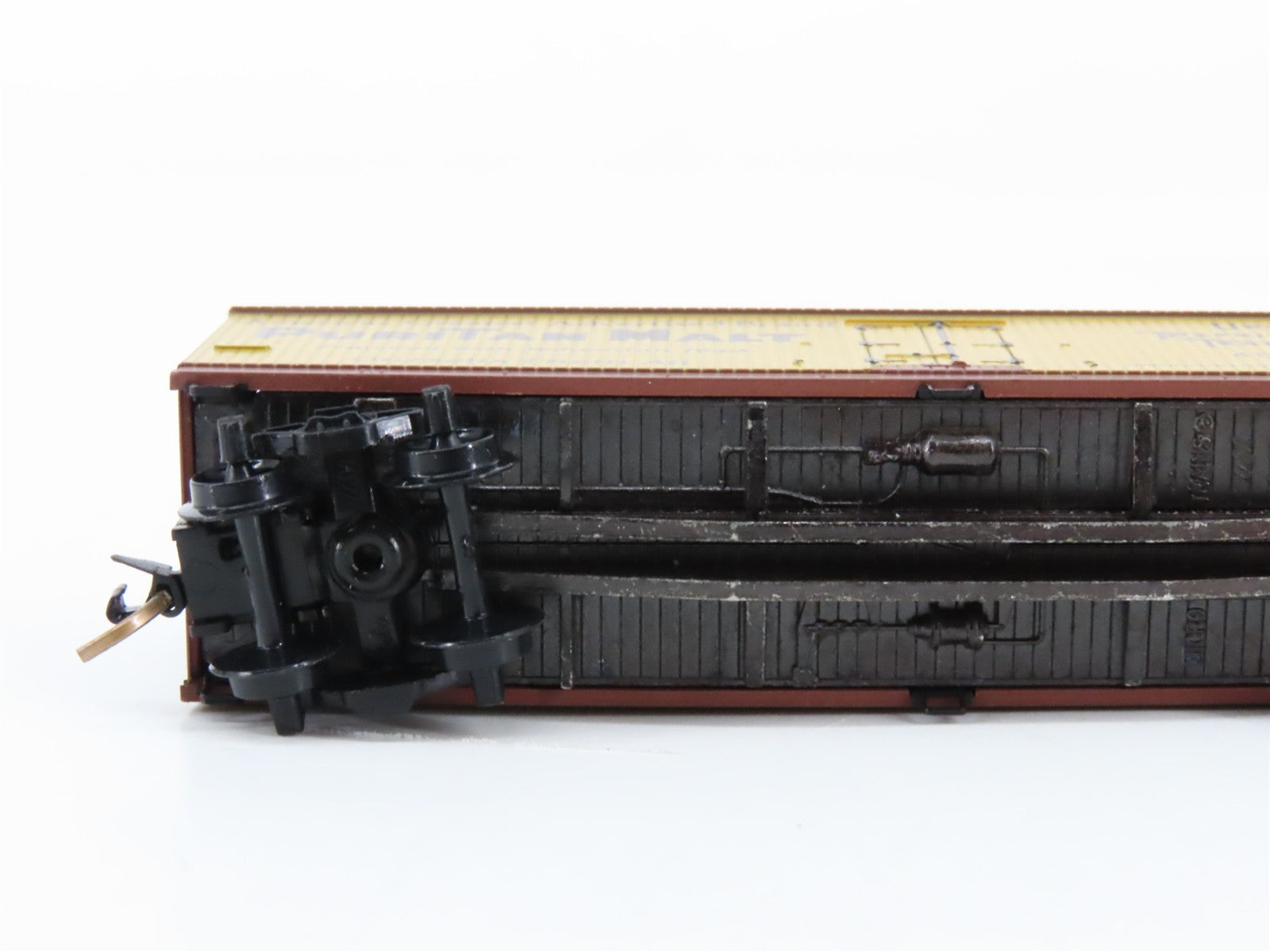N Scale Micro-Trains MTL 49350 URTC PuriTan Malt 40' Wood Reefer 40636 RTR