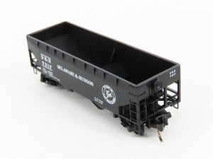 N Scale Micro-Trains MTL 55170 D&H Delaware & Hudson 33' 2-Bay Hopper 7217 RTR