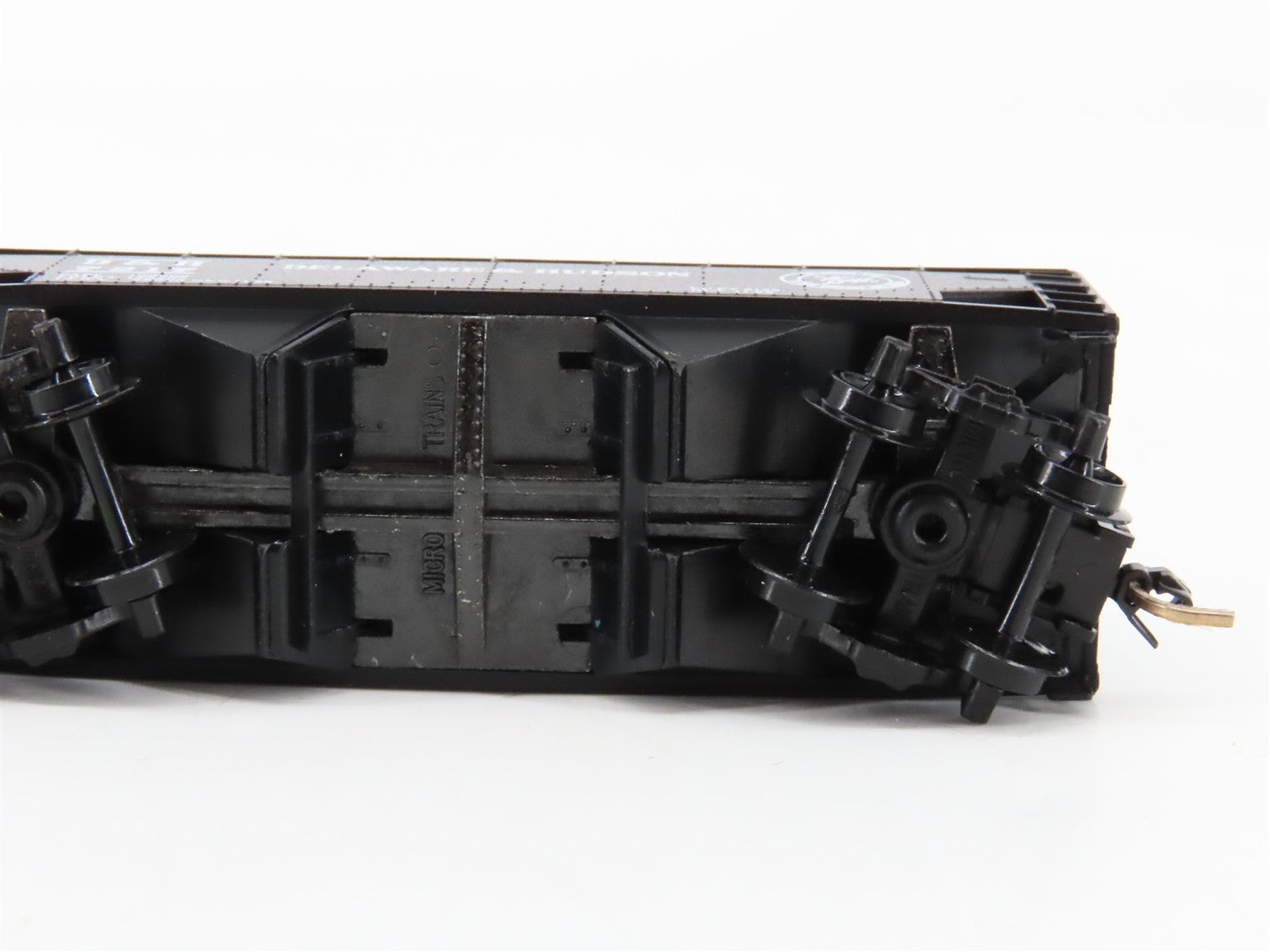 N Scale Micro-Trains MTL 55170 D&H Delaware & Hudson 33' 2-Bay Hopper 7217 RTR