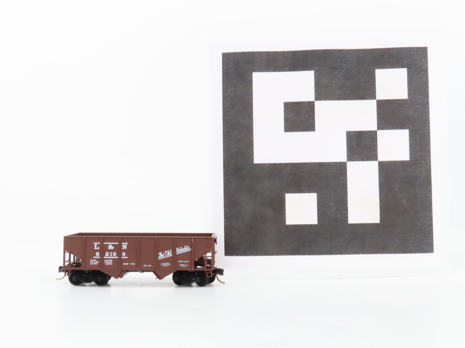 N Scale Micro-Trains MTL 55170 D&H Delaware & Hudson 33' 2-Bay Hopper 7217 RTR