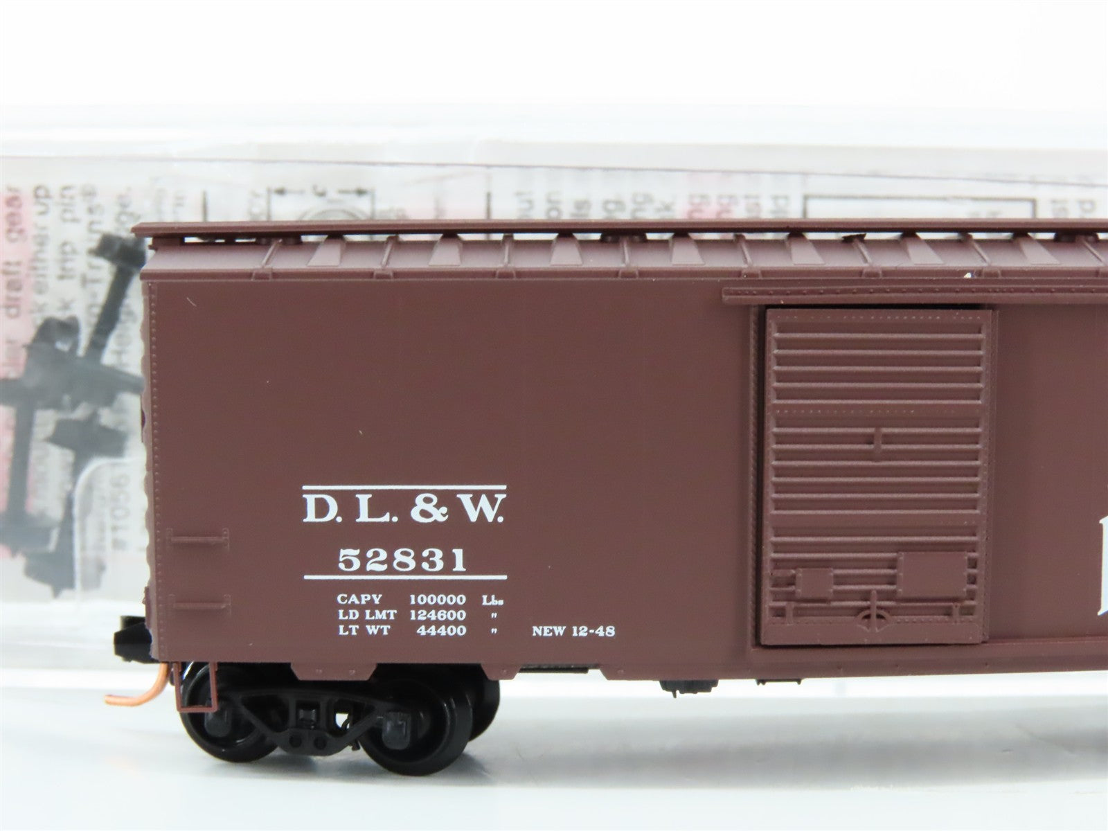 N Scale Micro-Trains MTL 20667 DL&W Lackawanna Phoebe Snow 40' Box Car 52831 RTR