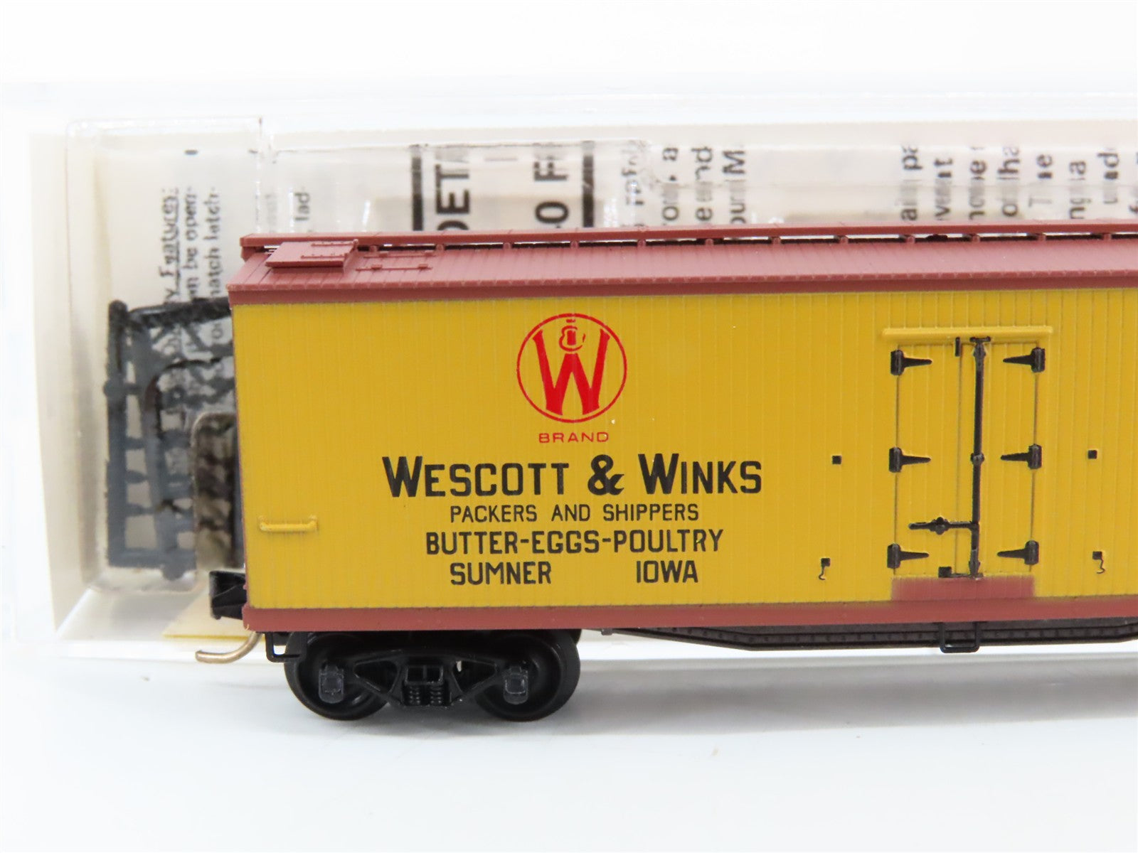 N Scale Micro-Trains MTL 49380 URTC Wescott & Winks 40' Reefer 10700 RTR