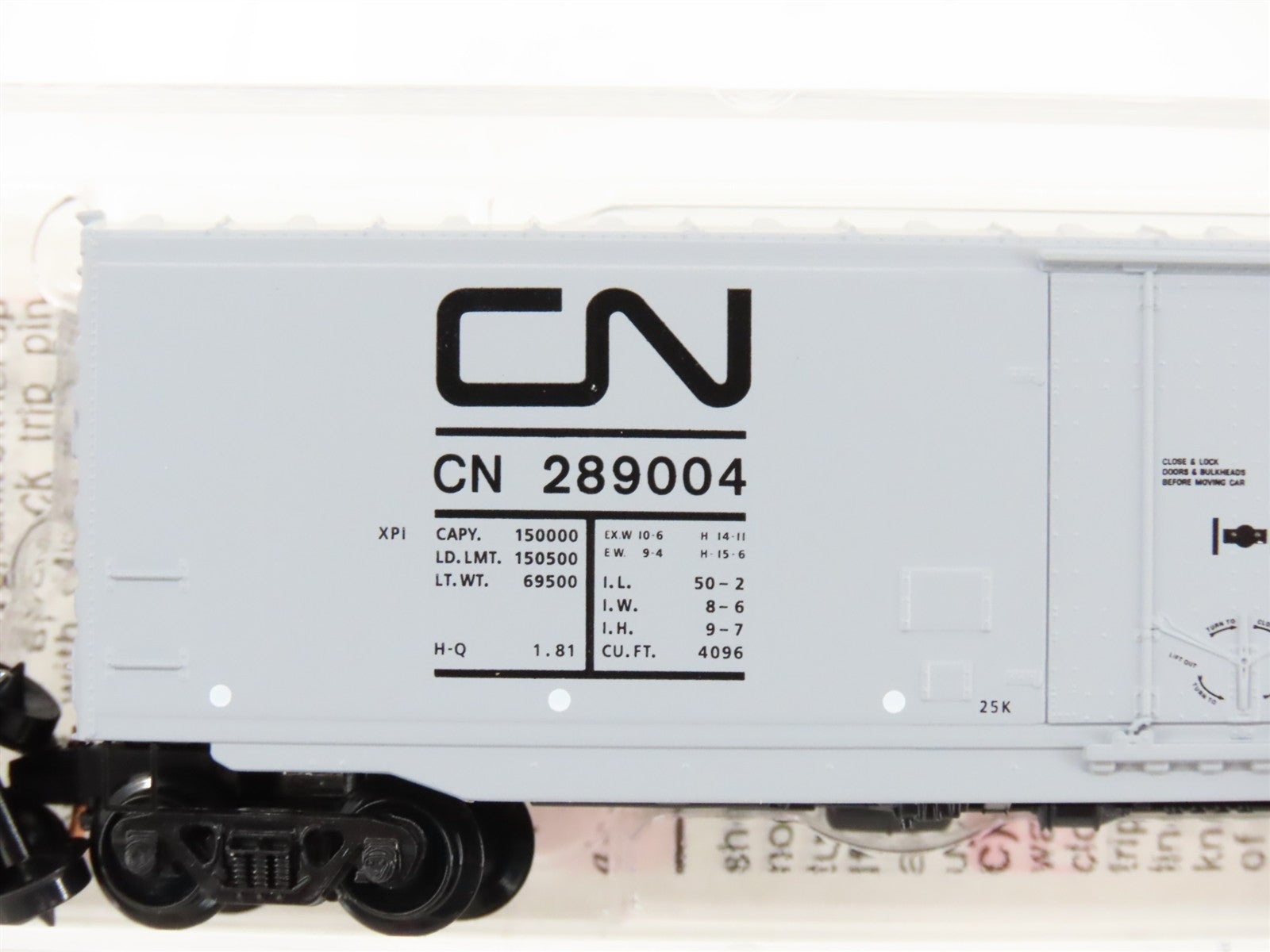 N Scale Micro-Trains MTL 38330 CN Canadian National 50' Box Car 289004 RTR