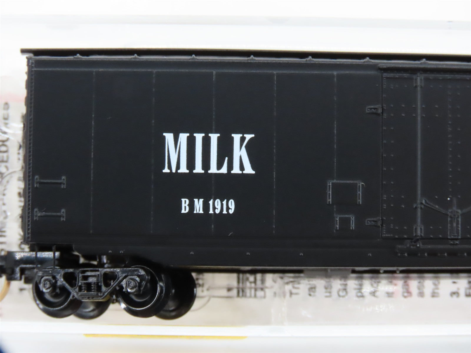 N Scale Micro-Trains MTL 32330 BM Boston & Maine 50' Box Car 1919 RTR