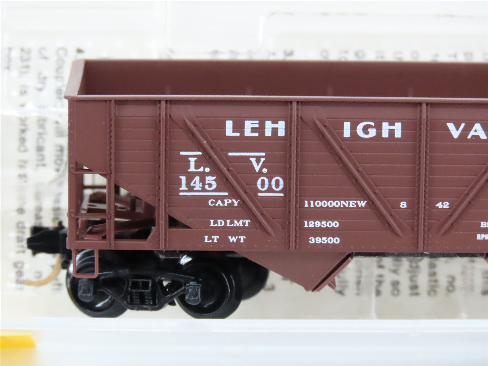 N Scale Micro-Trains MTL 57030 LV Lehigh Valley 33' 2-Bay Open Hopper 14500 RTR