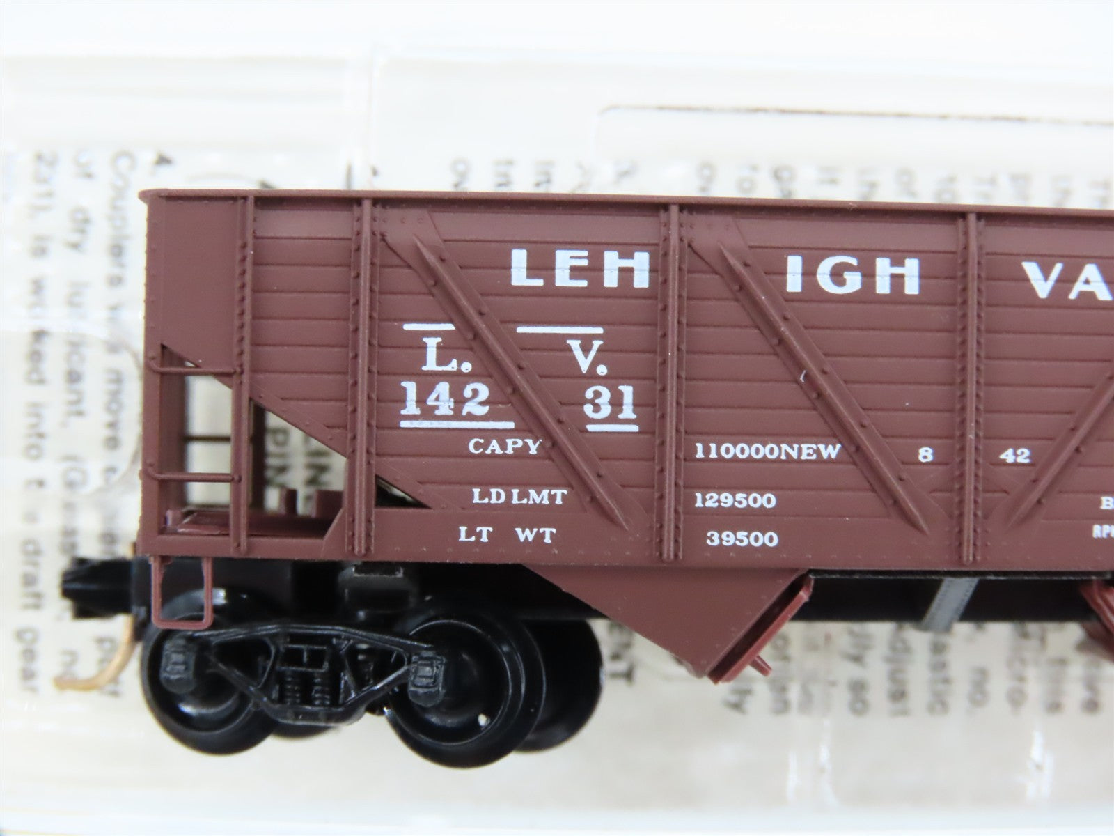 N Scale Micro-Trains MTL 57030 LV Lehigh Valley 33' 2-Bay Open Hopper 14231 RTR