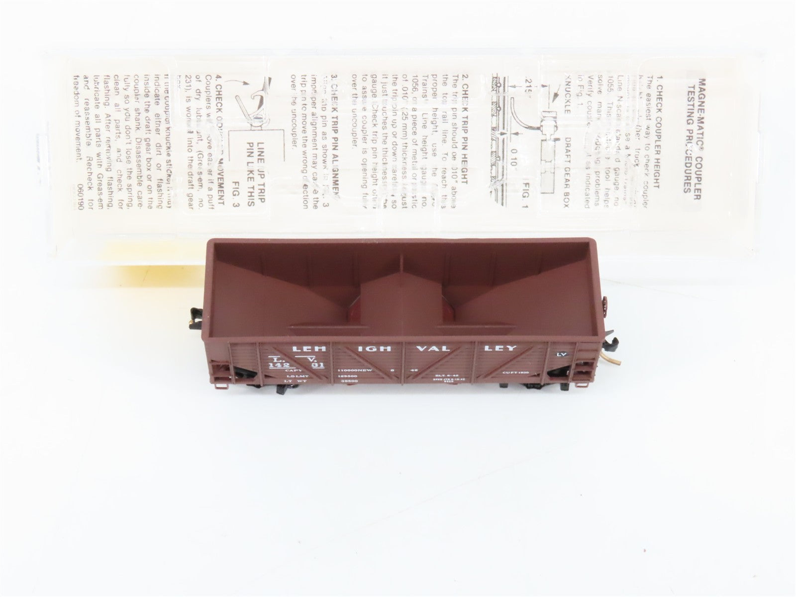N Scale Micro-Trains MTL 57030 LV Lehigh Valley 33' 2-Bay Open Hopper 14231 RTR