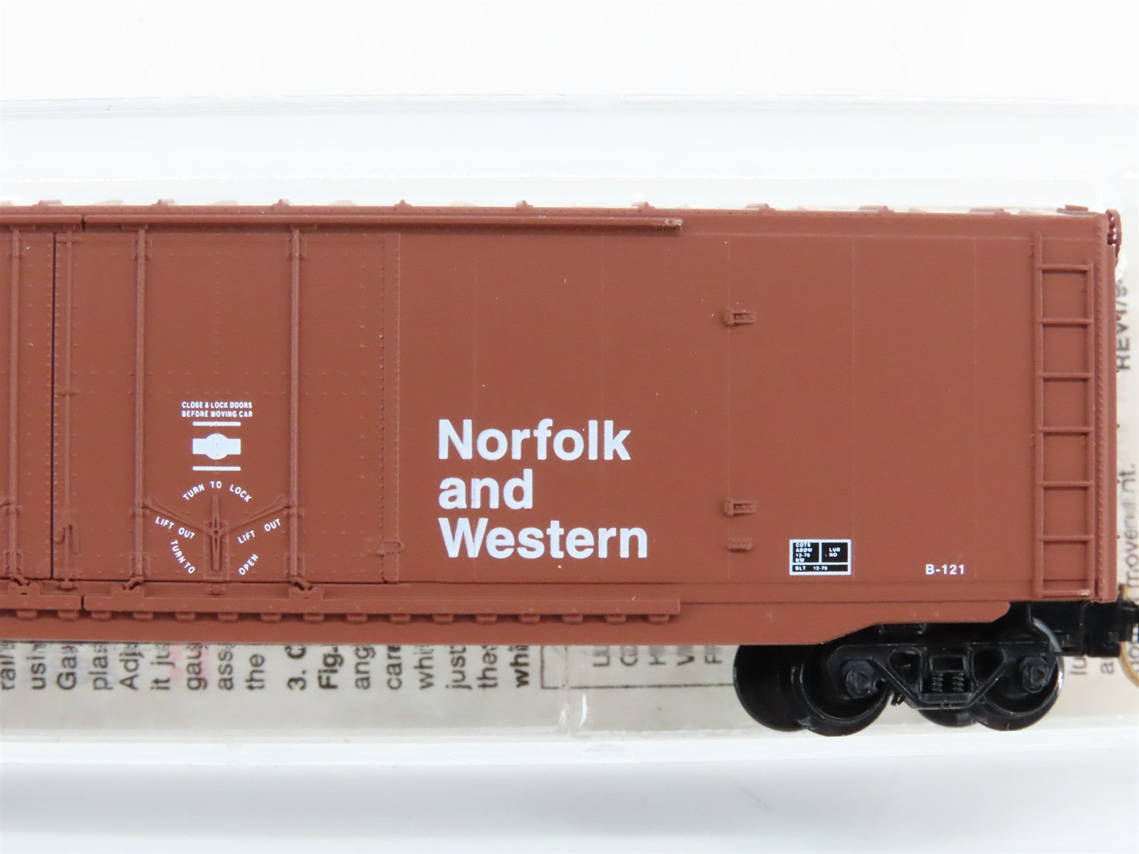 N Scale Micro-Trains MTL 75030 NW Norfolk and Western 50' Standard Box Car RTR