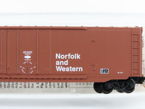 N Scale Micro-Trains MTL 75030 NW Norfolk and Western 50' Standard Box Car RTR