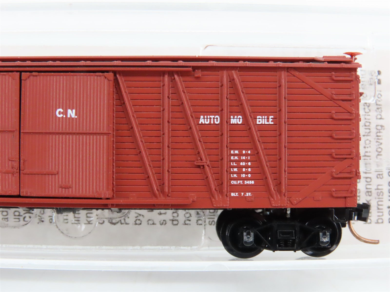 N Scale Micro-Trains MTL 40010 Canadian National 40' Outside Braced Box Car RTR
