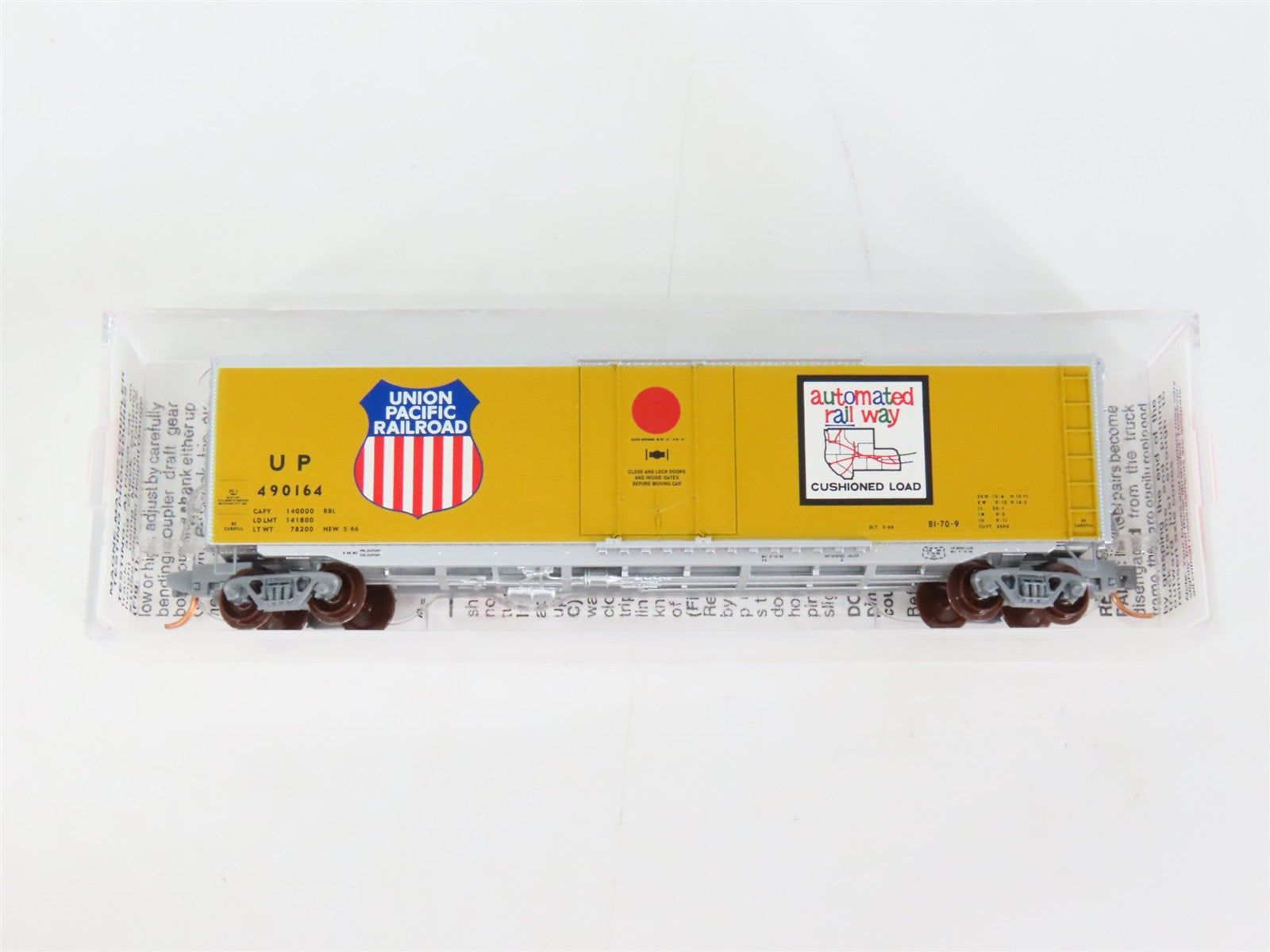 N Scale Micro-Trains MTL 38280 UP Union Pacific 50' Plug Door Box Car 490164 RTR