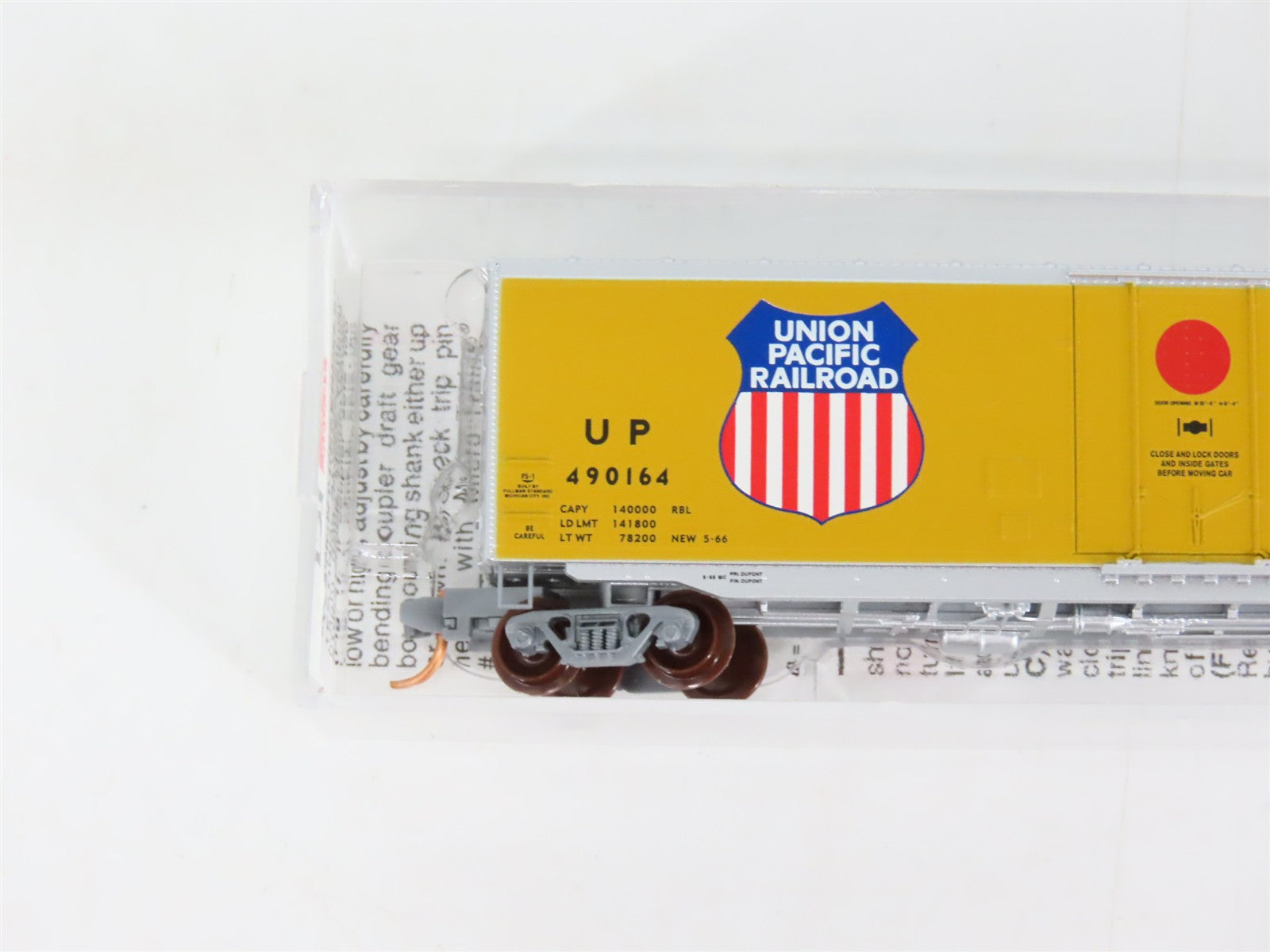 N Scale Micro-Trains MTL 38280 UP Union Pacific 50' Plug Door Box Car 490164 RTR