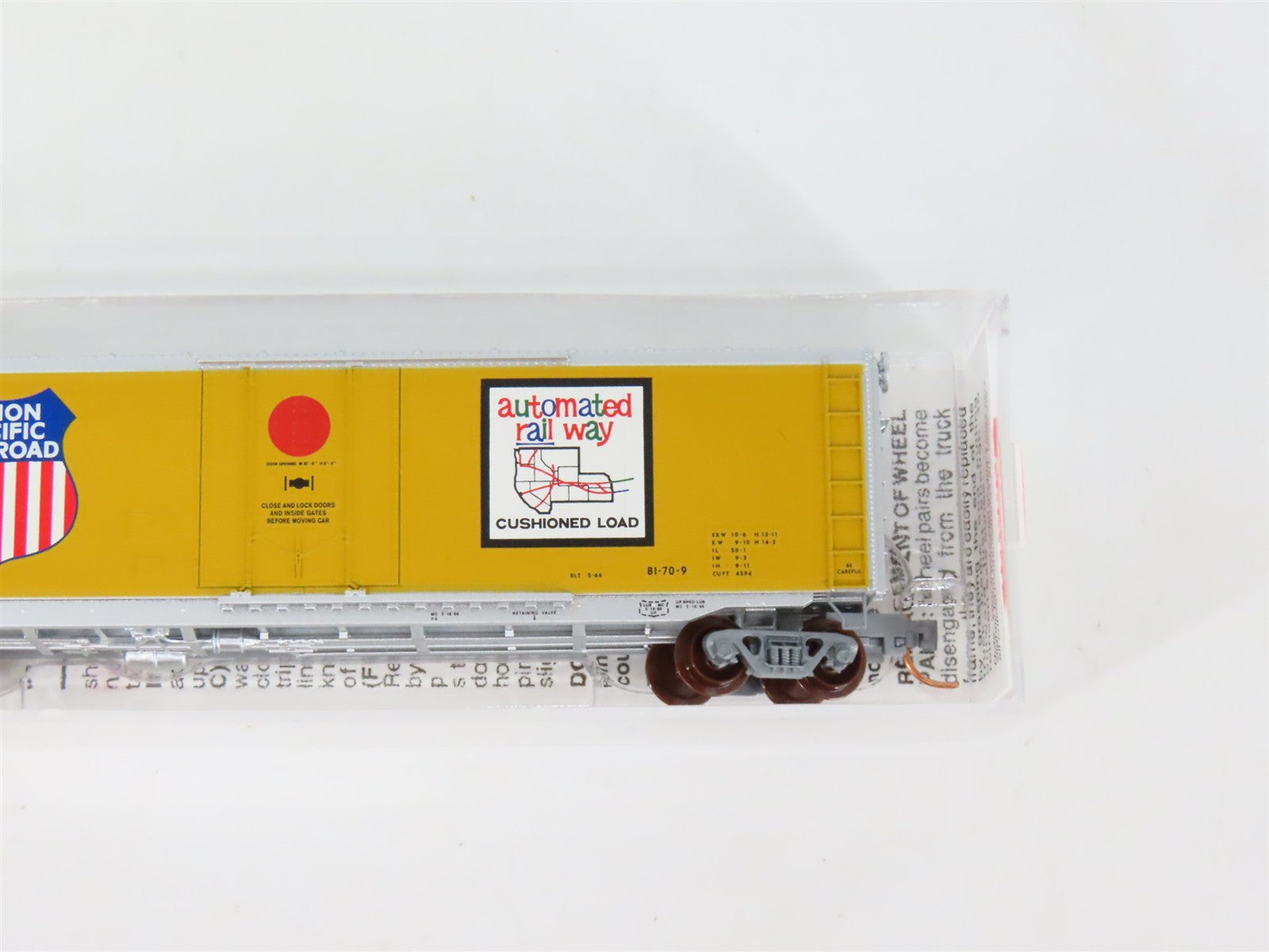 N Scale Micro-Trains MTL 38280 UP Union Pacific 50' Plug Door Box Car 490164 RTR