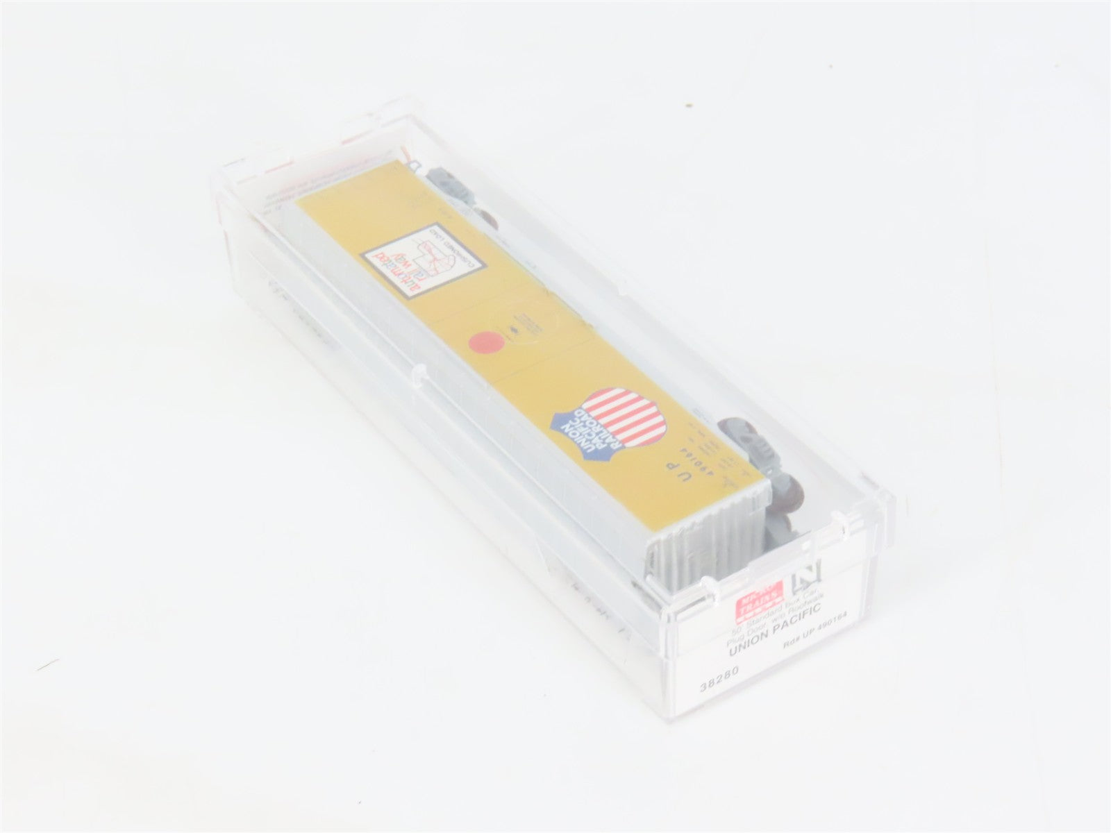 N Scale Micro-Trains MTL 38280 UP Union Pacific 50' Plug Door Box Car 490164 RTR
