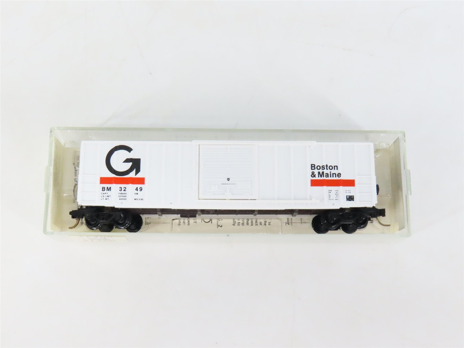 N Kadee Micro-Trains MTL 25400 BM Boston & Maine Guilford 50' Box Car 3249 RTR