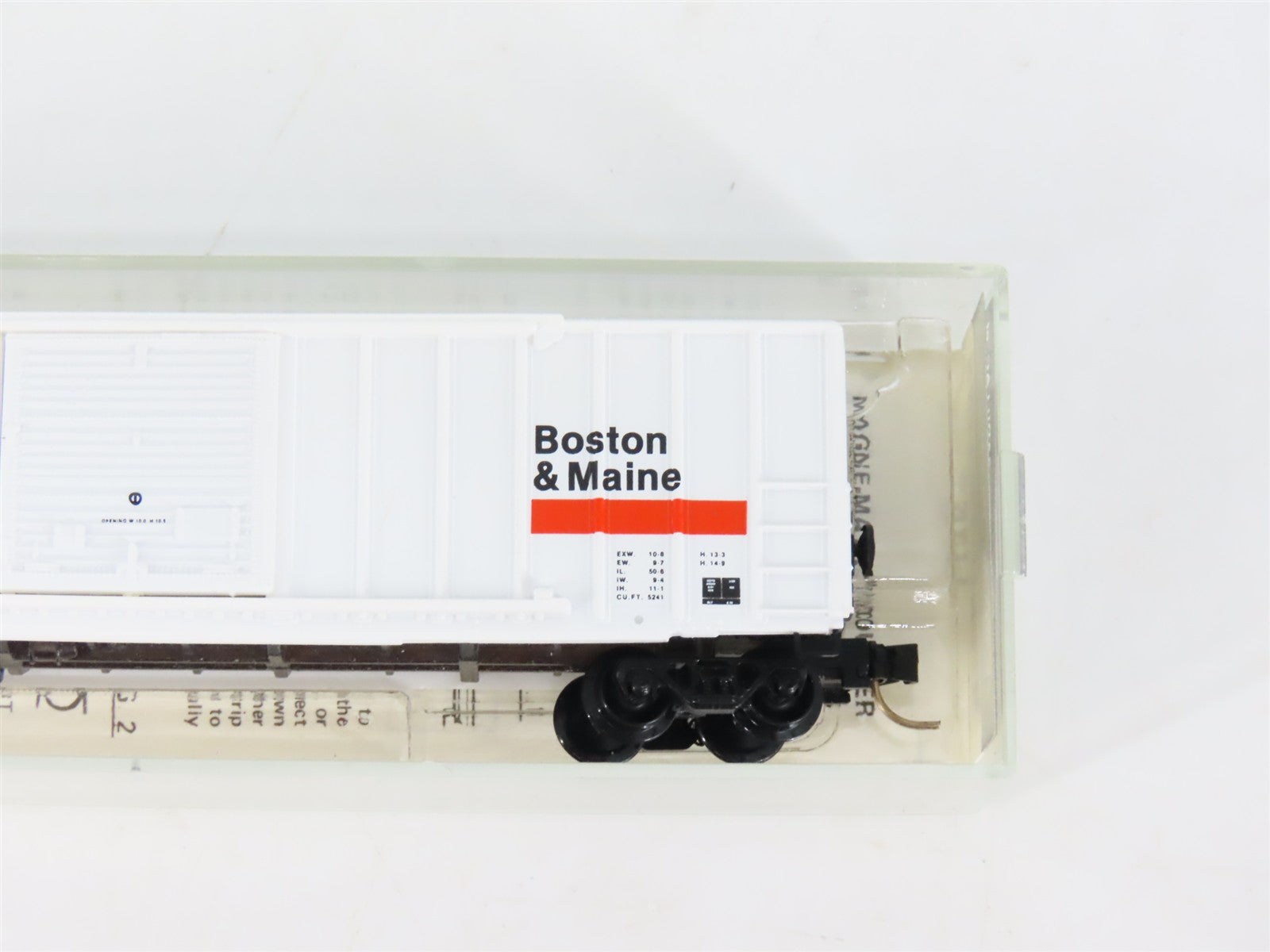 N Kadee Micro-Trains MTL 25400 BM Boston & Maine Guilford 50' Box Car 3249 RTR