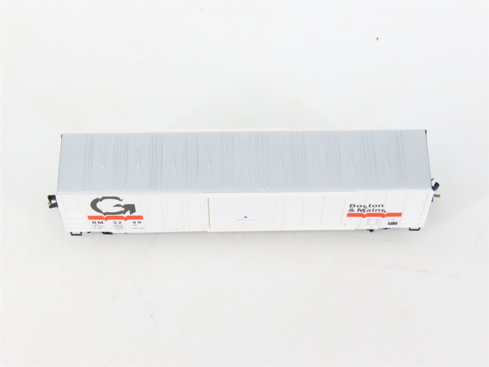 N Kadee Micro-Trains MTL 25400 BM Boston & Maine Guilford 50' Box Car 3249 RTR