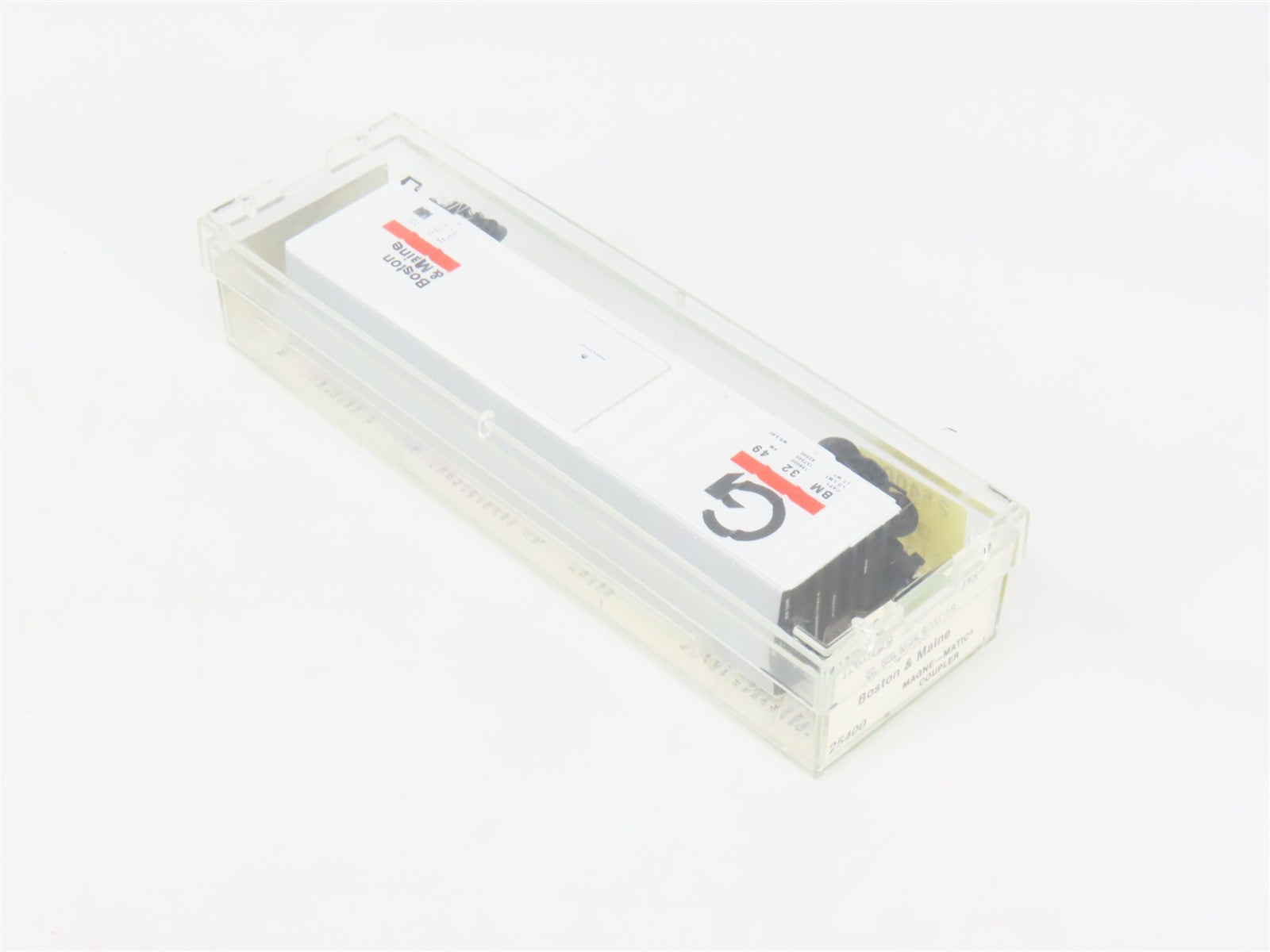N Kadee Micro-Trains MTL 25400 BM Boston & Maine Guilford 50' Box Car 3249 RTR