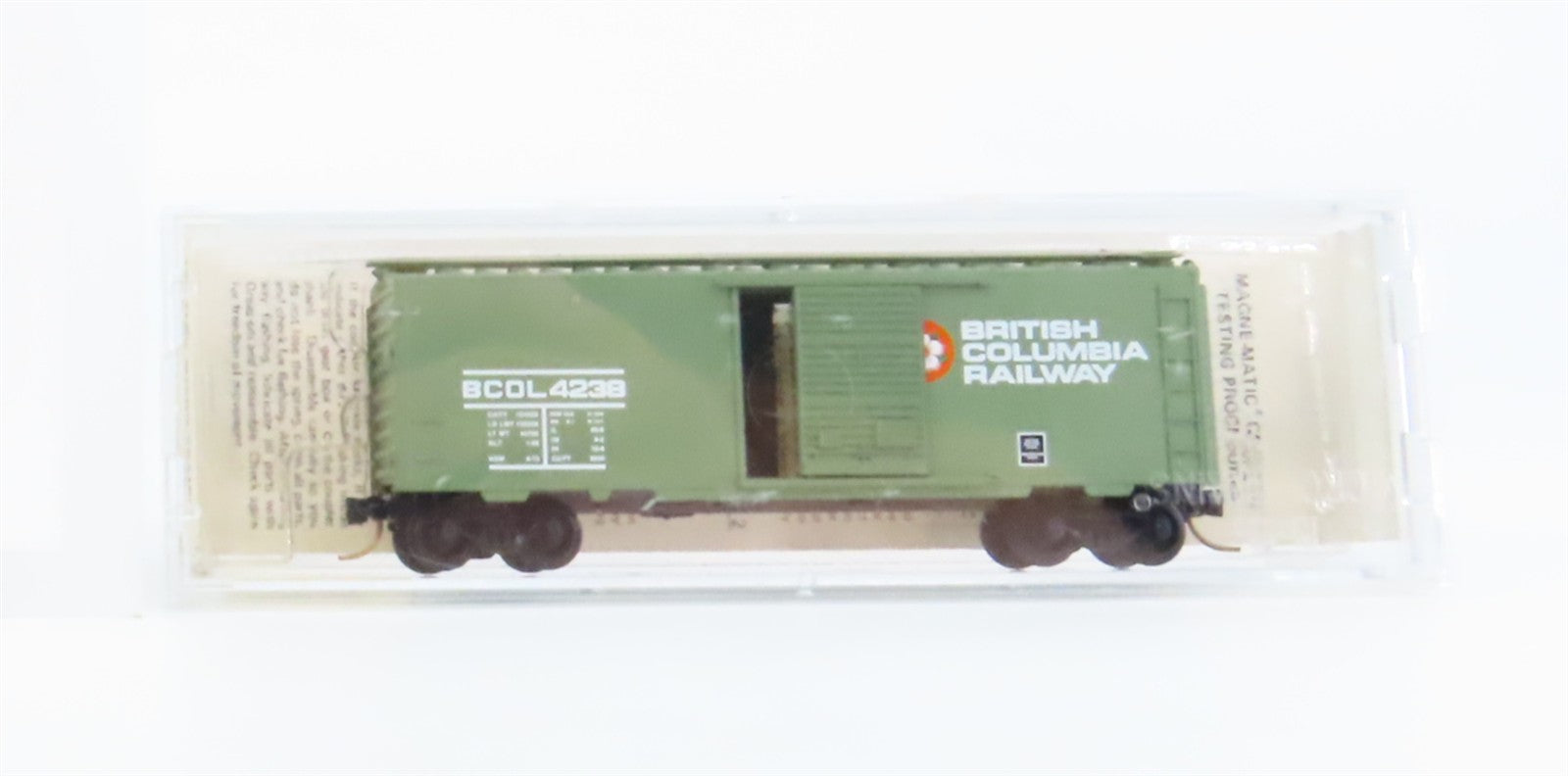 N Scale Micro-Trains MTL 20580 BCOL British Columbia Railway 40' Box Car RTR