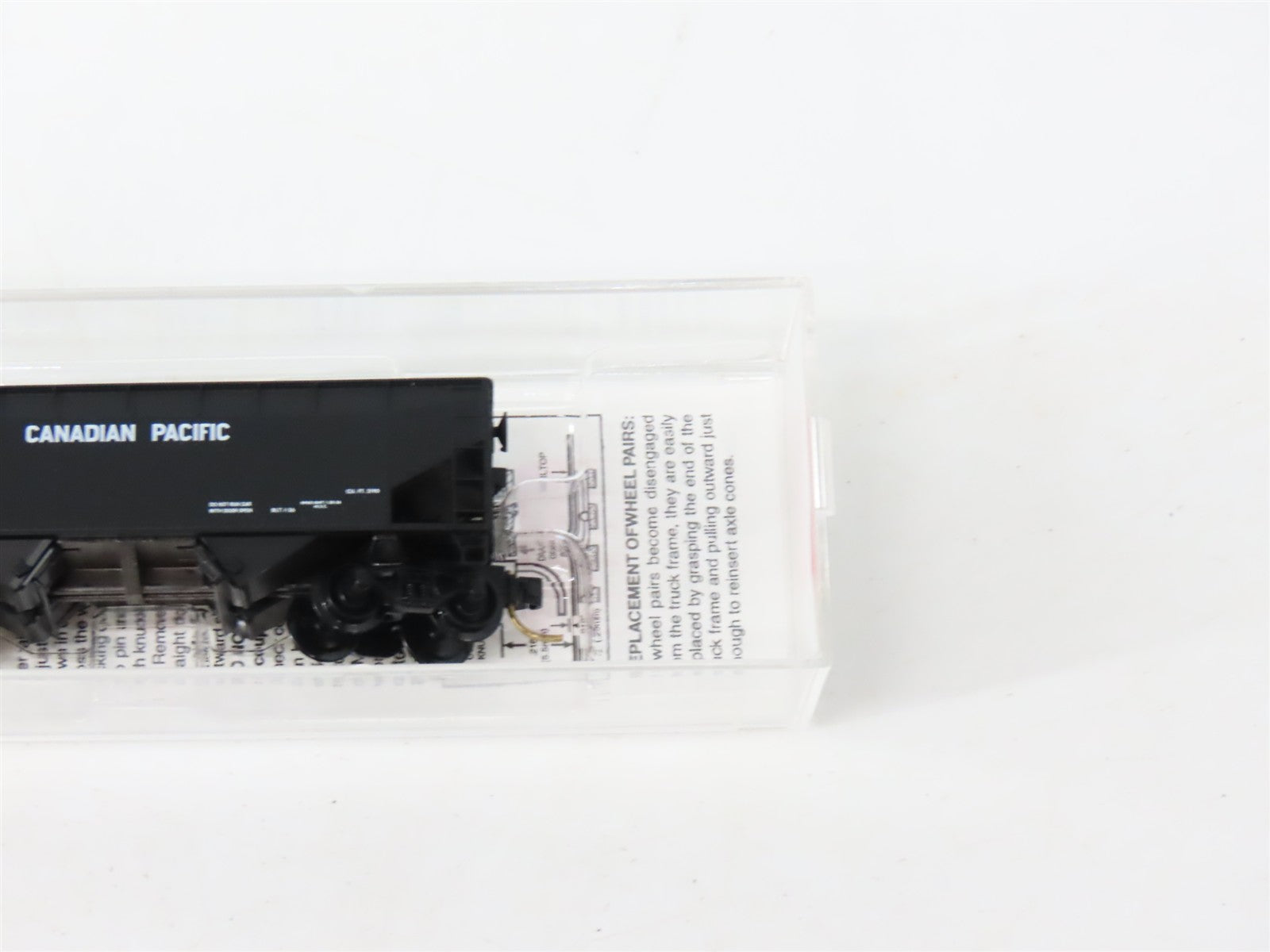 N Scale Micro-Trains MTL 55150 CP Canadian Pacific 33' 2-Bay Hopper 354037 RTR