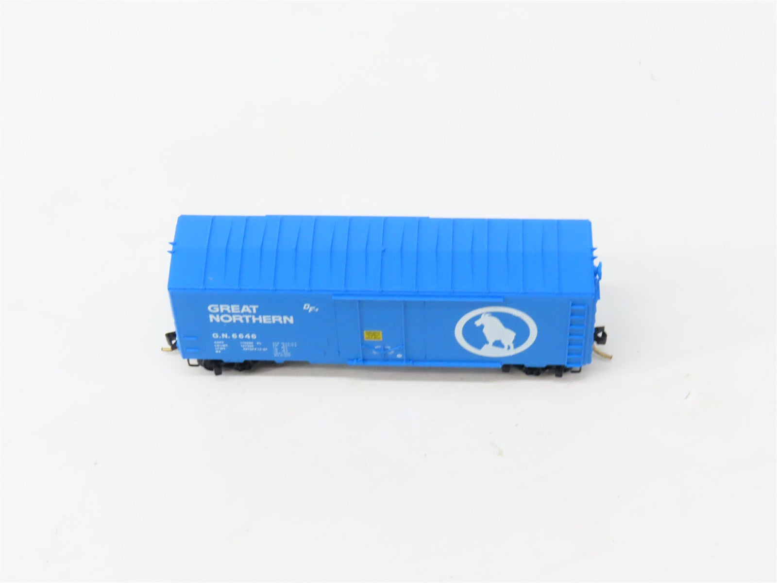 N Scale Micro-Trains MTL 74030 GN Great Northern 40' Box Car 6646 RTR