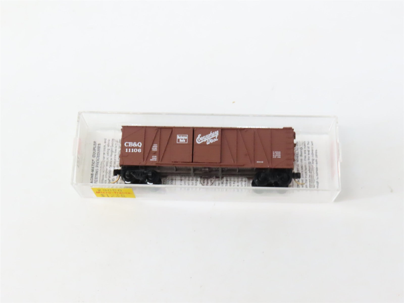 N Scale Micro-Trains MTL 29060 CB&Q Burlington Route 40' Box Car 11106 RTR