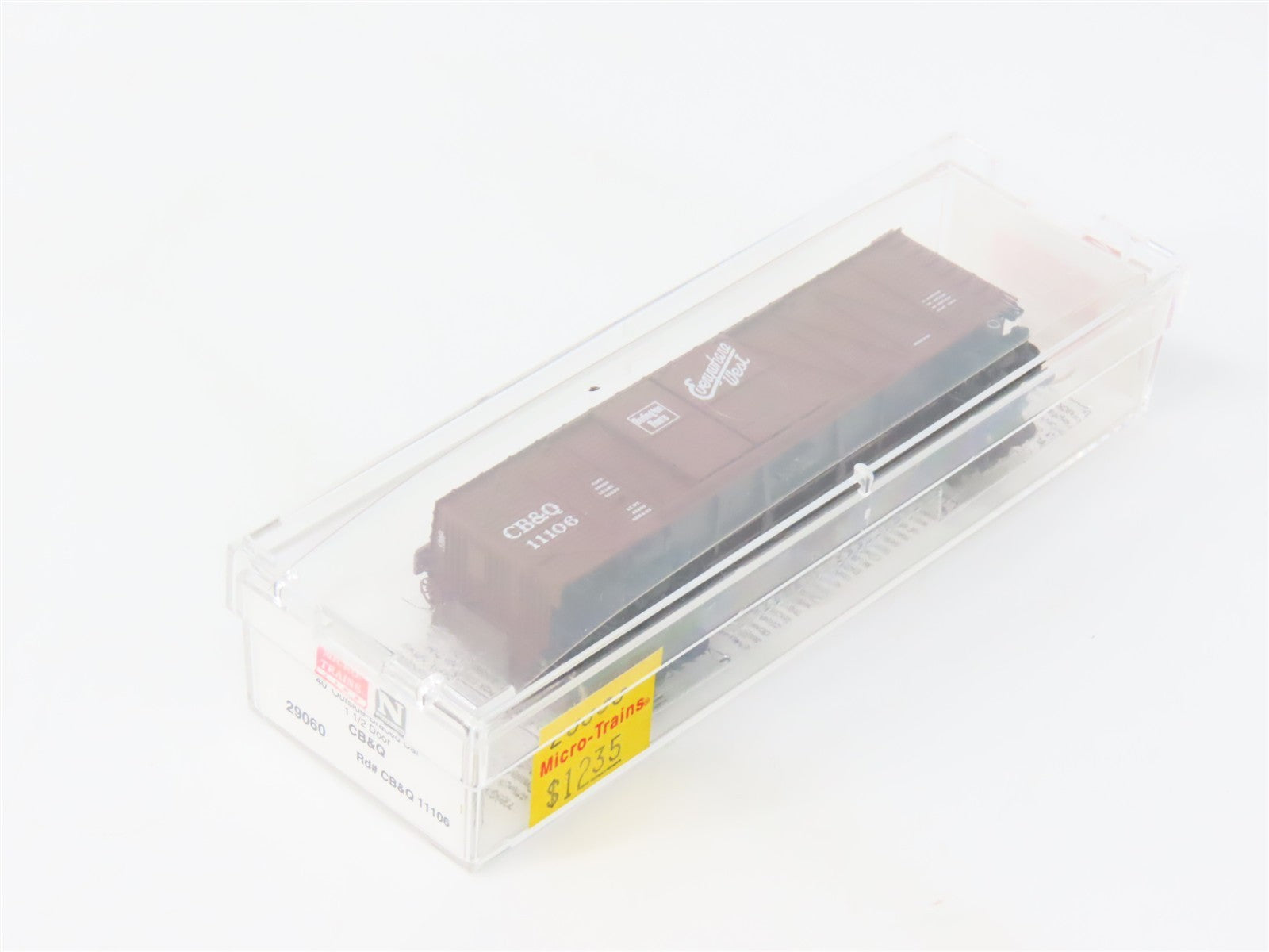 N Scale Micro-Trains MTL 29060 CB&Q Burlington Route 40' Box Car 11106 RTR