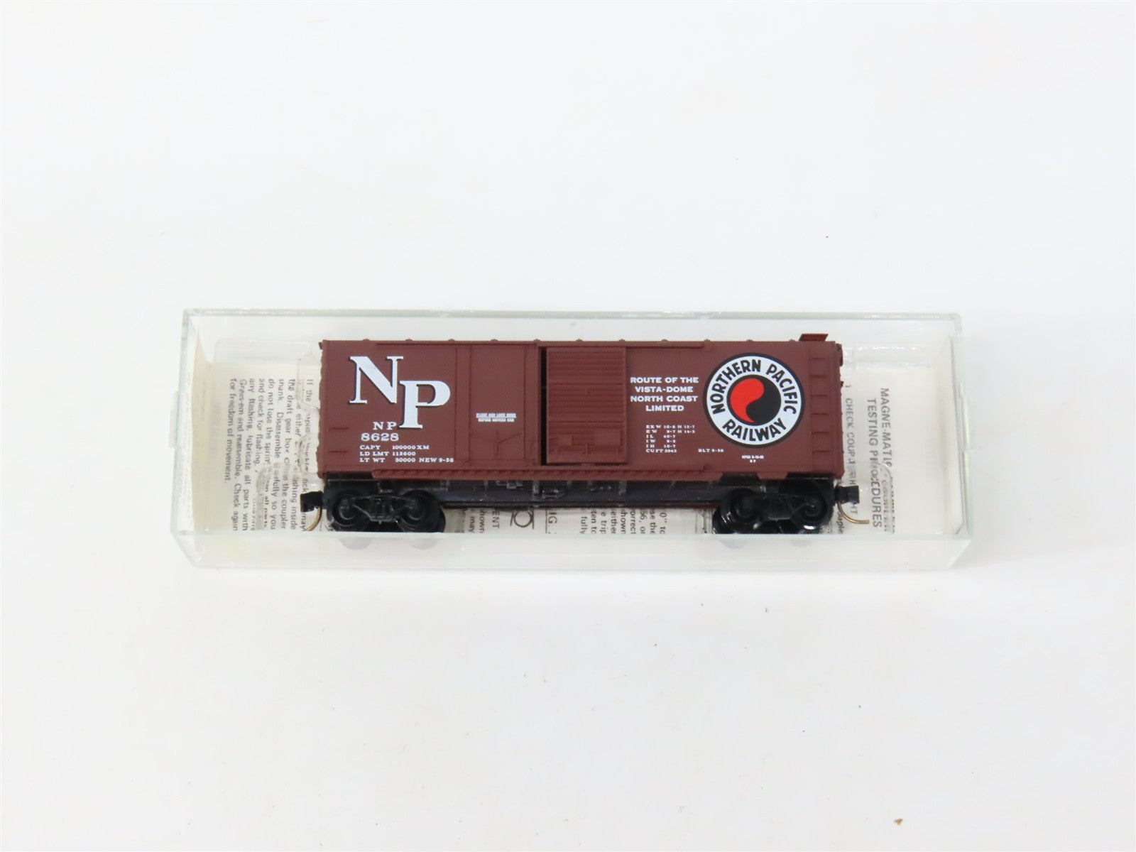 N Scale Kadee Micro-Trains MTL 22040 NP Northern Pacific 40' Box Car 8628 RTR