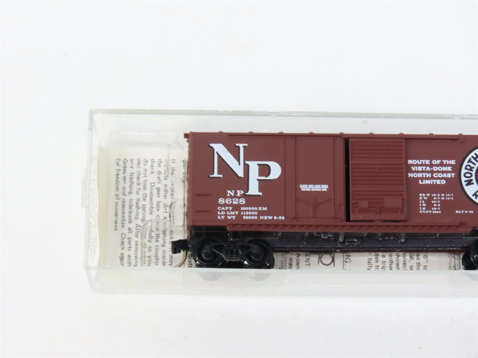 N Scale Kadee Micro-Trains MTL 22040 NP Northern Pacific 40' Box Car 8628 RTR