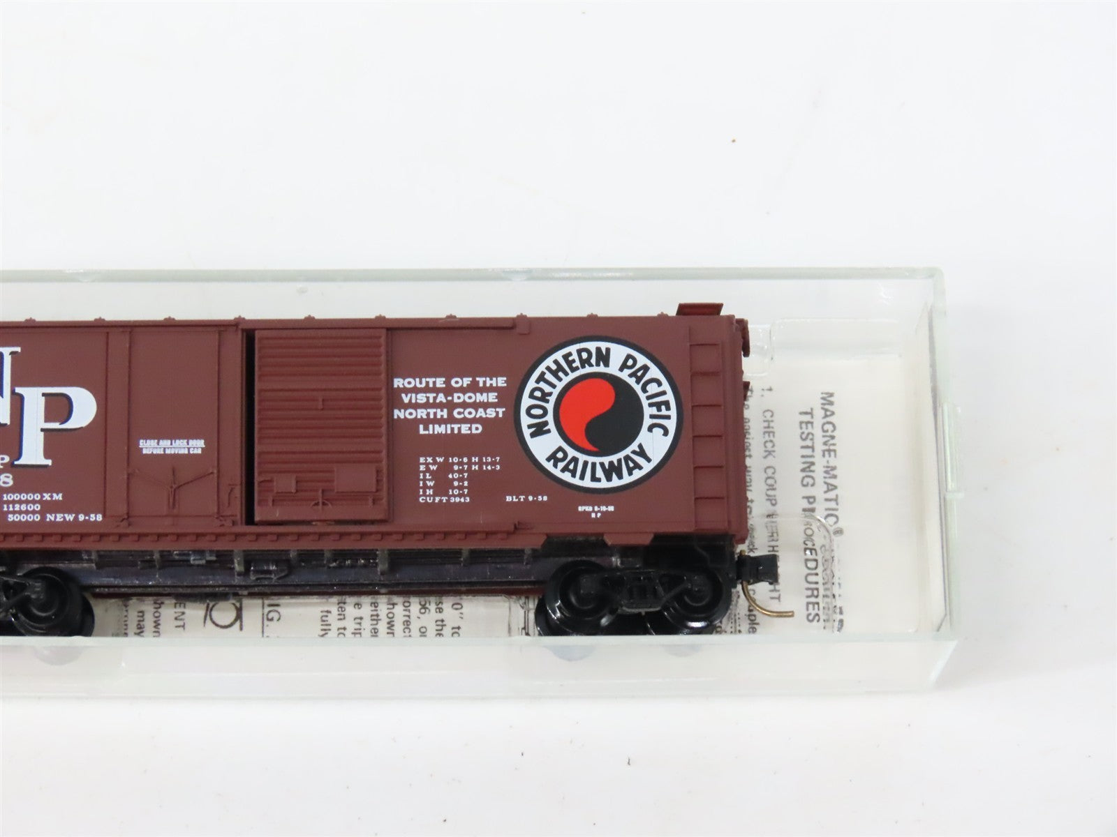 N Scale Kadee Micro-Trains MTL 22040 NP Northern Pacific 40' Box Car 8628 RTR
