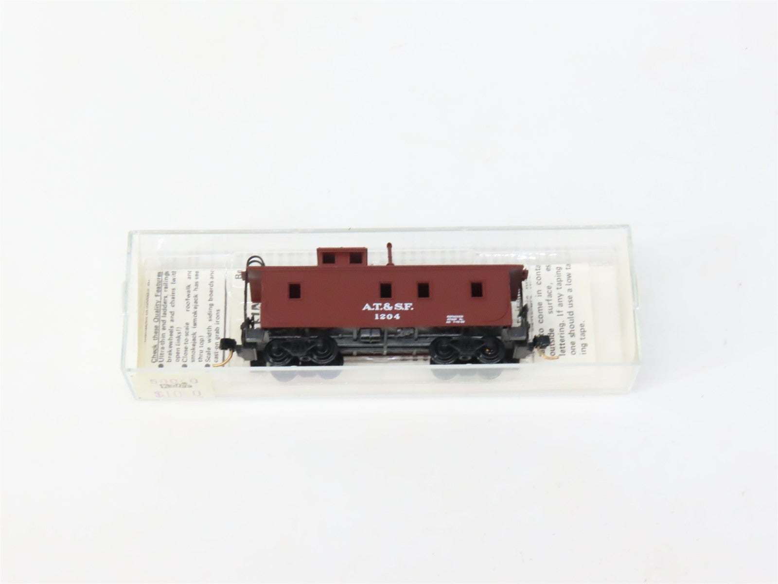 N Kadee Micro-Trains MTL 50040 ATSF Santa Fe 34' Wood Sheathed Caboose 1204 RTR