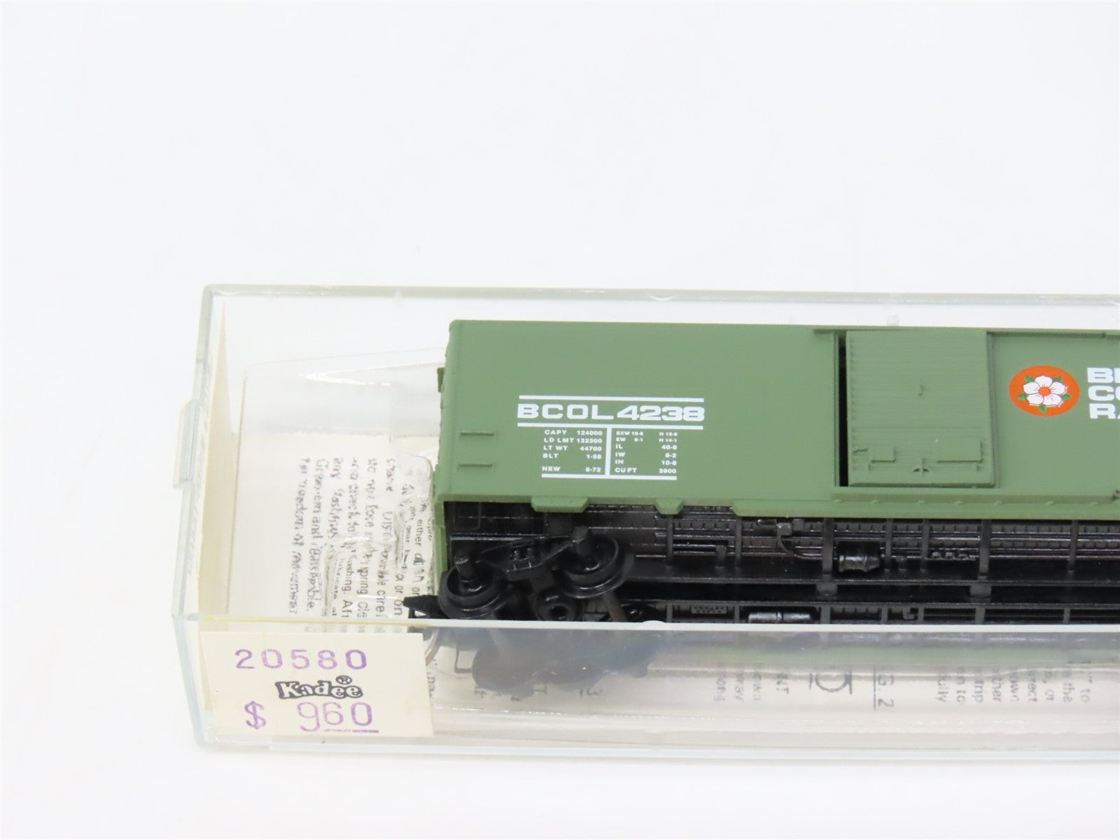 N Scale Kadee Micro-Trains MTL 20580 BCOL British Columbia 40' Box Car 4238 RTR