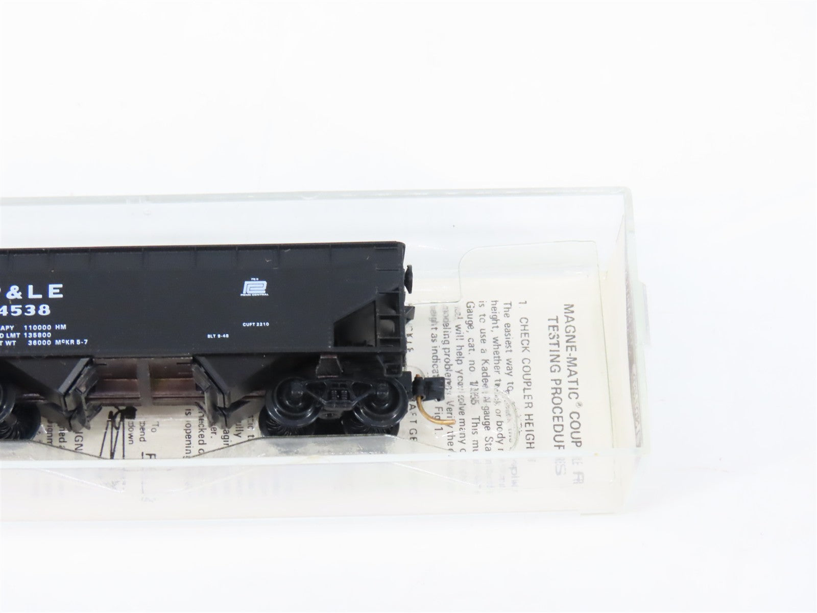 N Scale Micro-Trains MTL 55230 P&LE Pittsburgh & Lake Erie 33' 2-Bay Hopper RTR