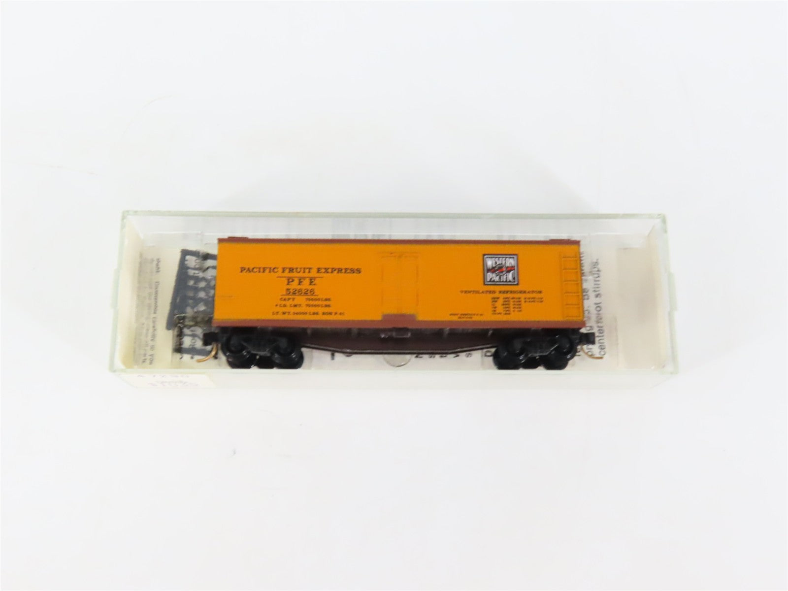 N Scale Micro-Trains MTL 47290 PFE Pacific Fruit Express 40' Reefer 52626 RTR