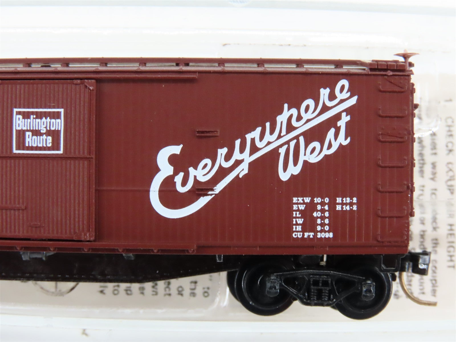 N Scale Kadee Micro-Trains MTL 39050 CB&Q Burlington Route 40' Boxcar 120635 RTR