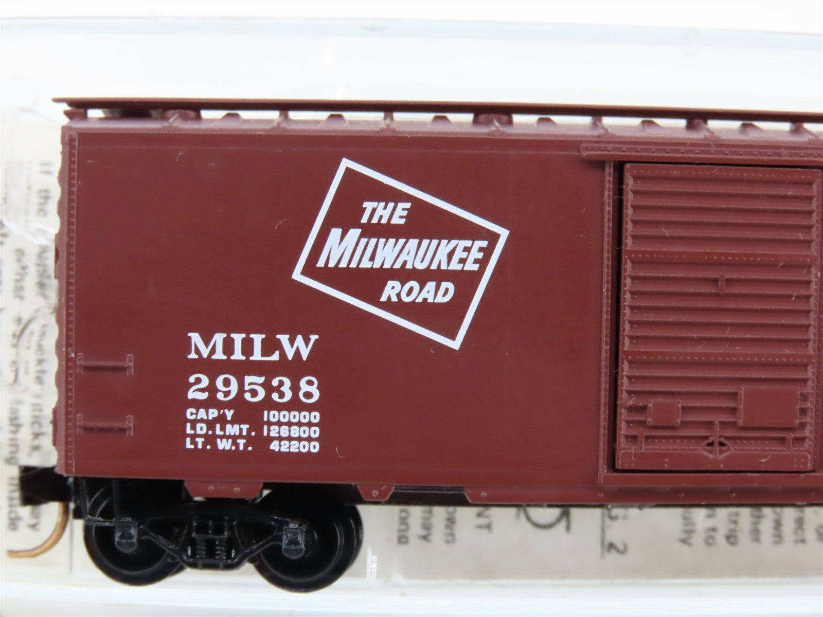 N Scale Kadee Micro-Trains MTL 20910 MILW Milwaukee Road 40' Box Car 29538 RTR