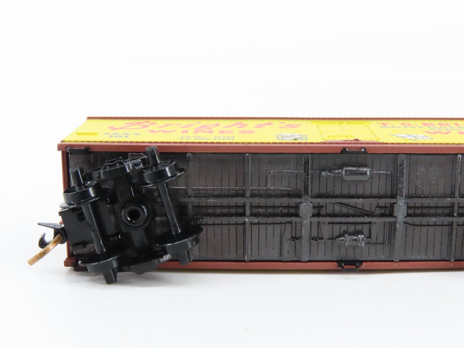 N Scale Micro-Trains MTL 49210 TGBX T.G. Bright & Co. 40' Reefer 101 RTR